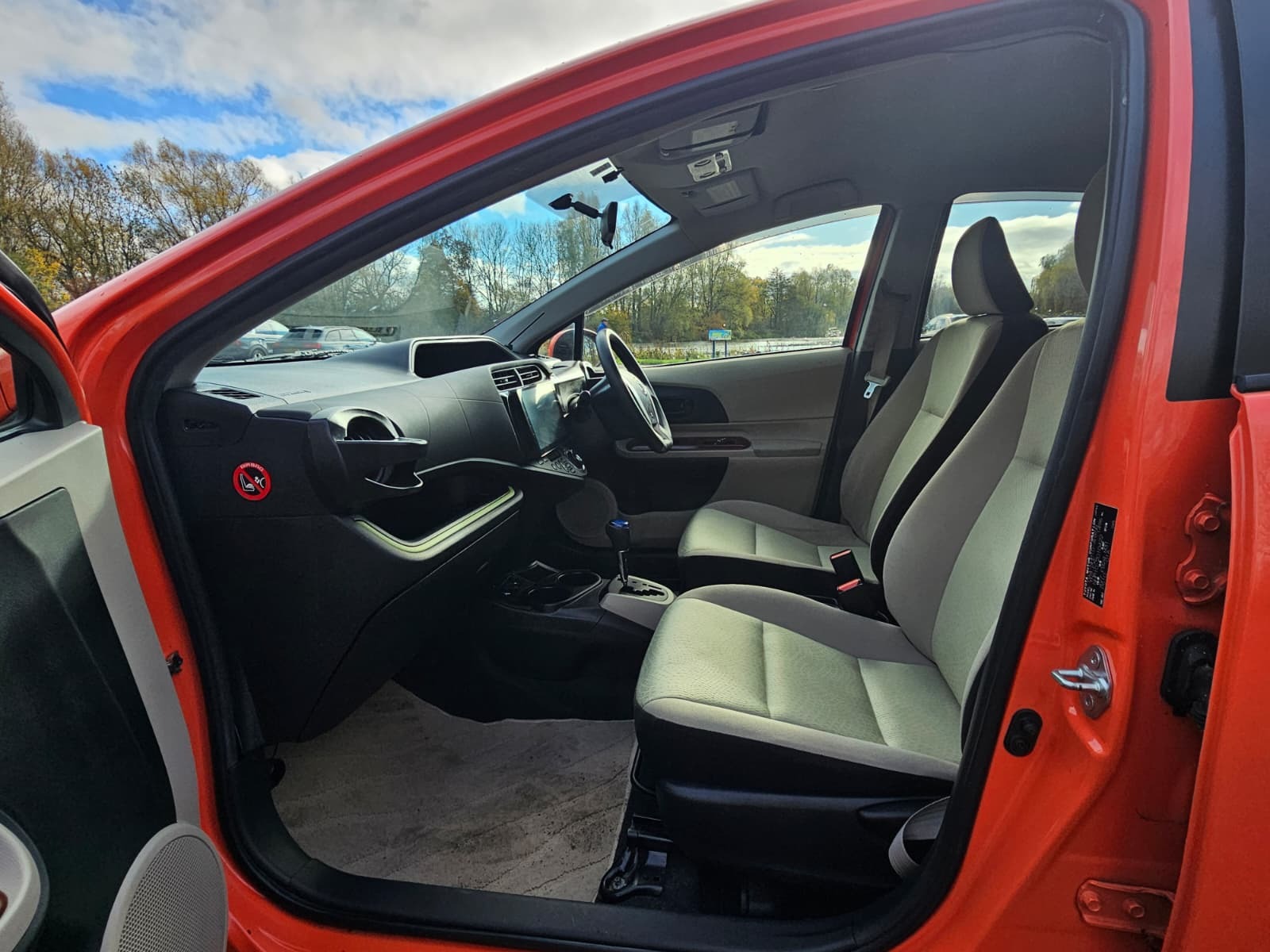 TOYOTA AQUA NHP10 1.5 Hybrid Automatic EVECO Mode Reverse Camera