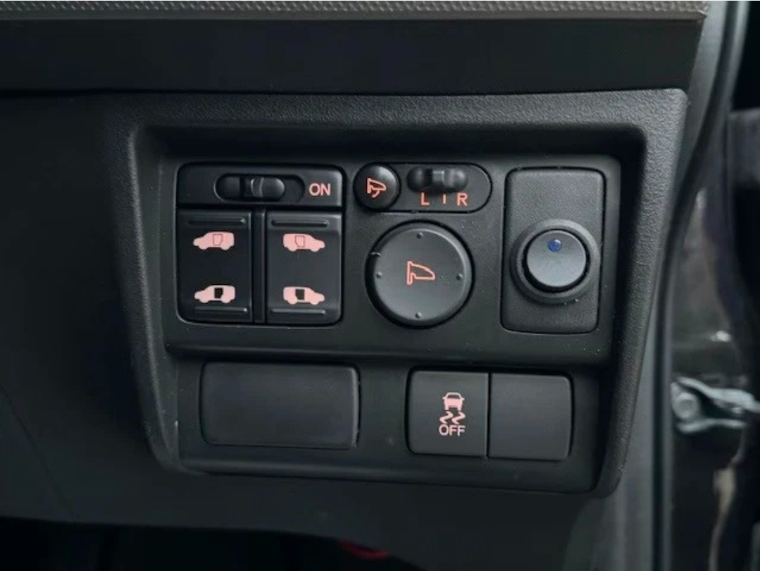 HONDA FREED 1.5h IMA EX CVT Auto 7 Seater MPV BTNavigation Ulez Compliant