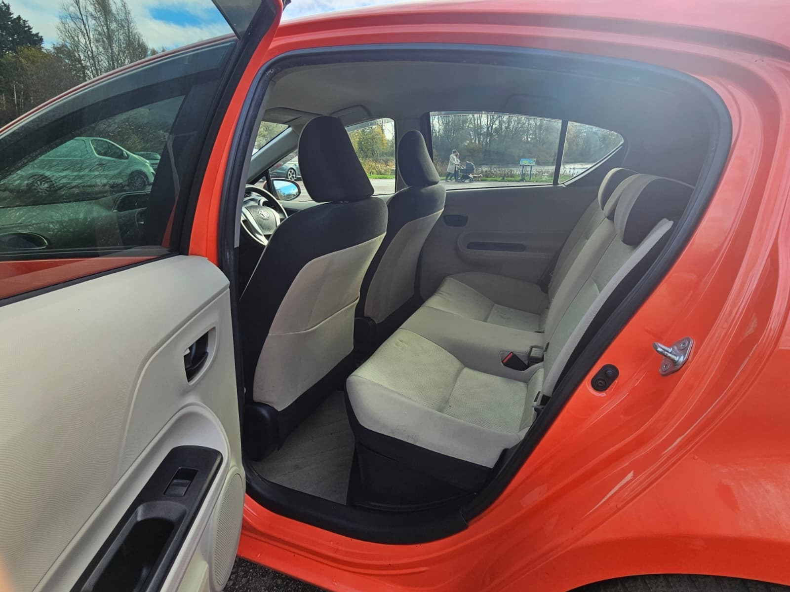 TOYOTA AQUA NHP10 1.5 Hybrid Automatic EVECO Mode Reverse Camera