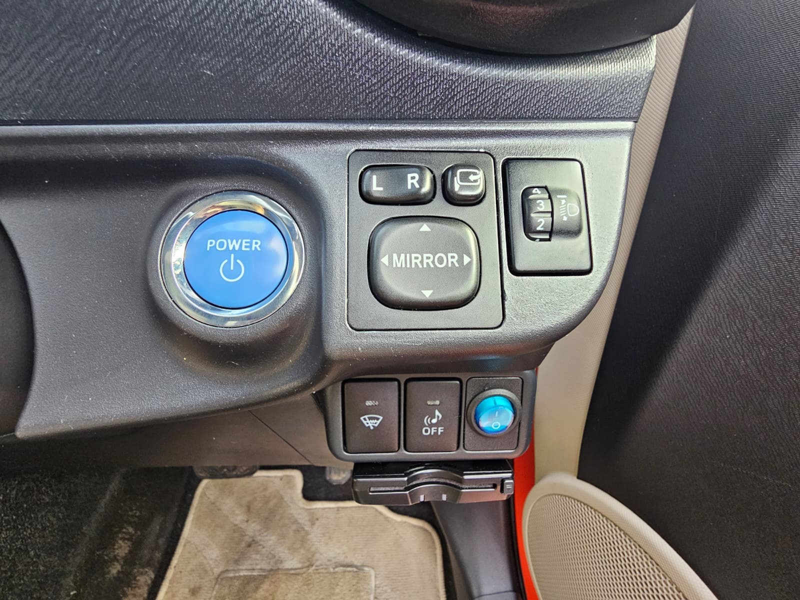 TOYOTA AQUA NHP10 1.5 Hybrid Automatic EVECO Mode Reverse Camera