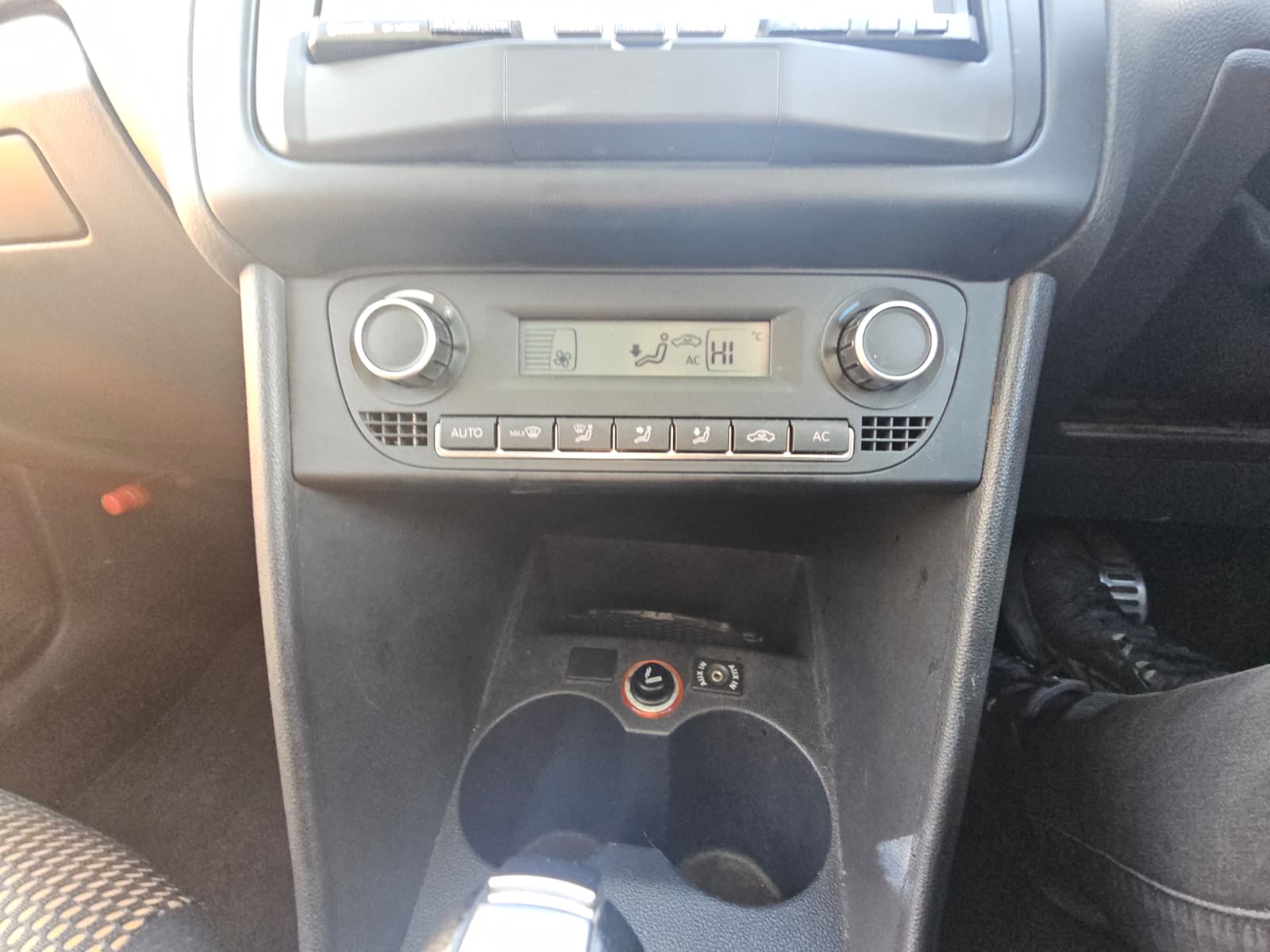 VOLKSWAGEN POLO 1.2 Auto TSI BlueMotion Limited Edition Two-Tone Orange Black