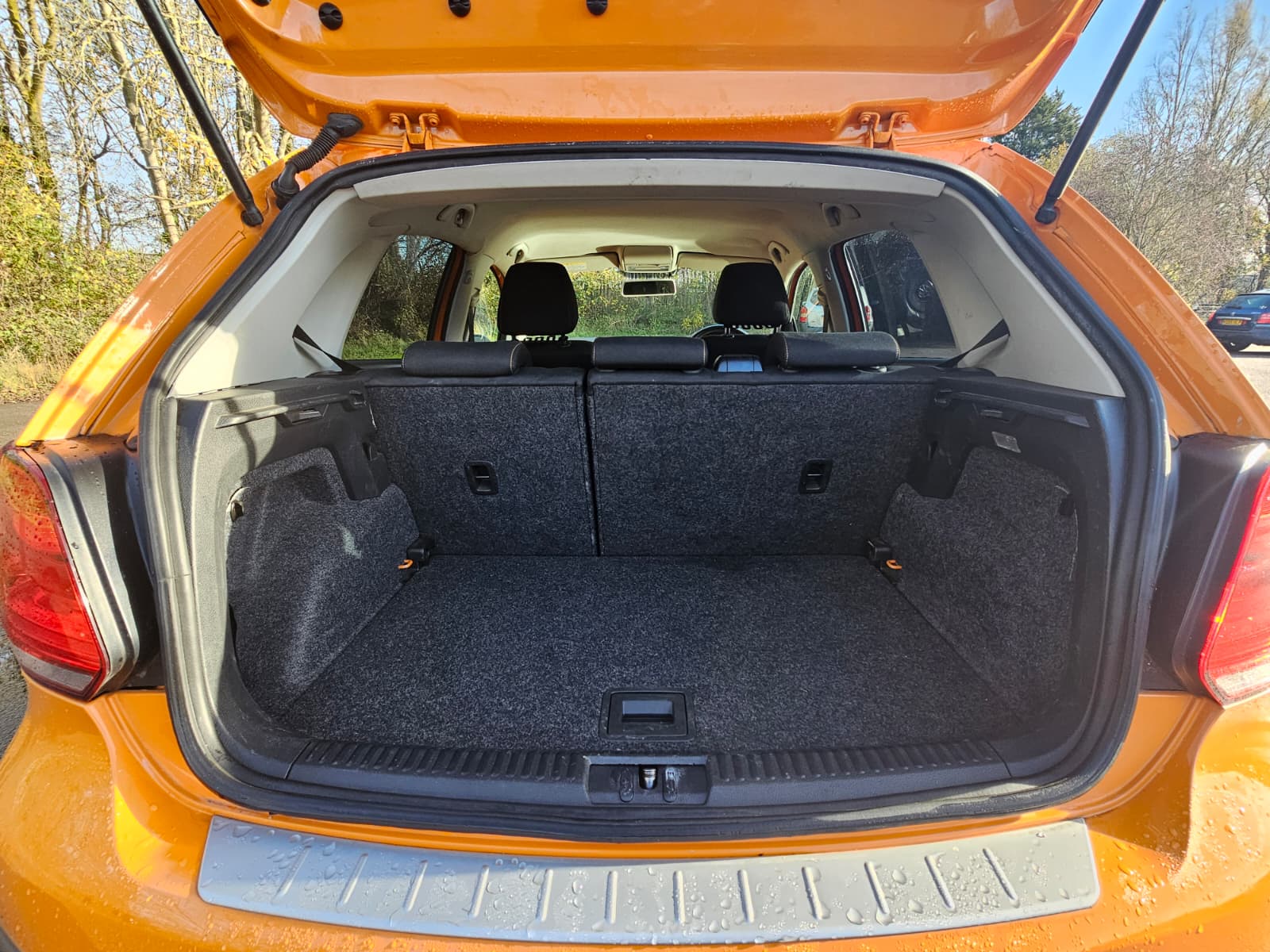 VOLKSWAGEN POLO 1.2 Auto TSI BlueMotion Limited Edition Two-Tone Orange Black