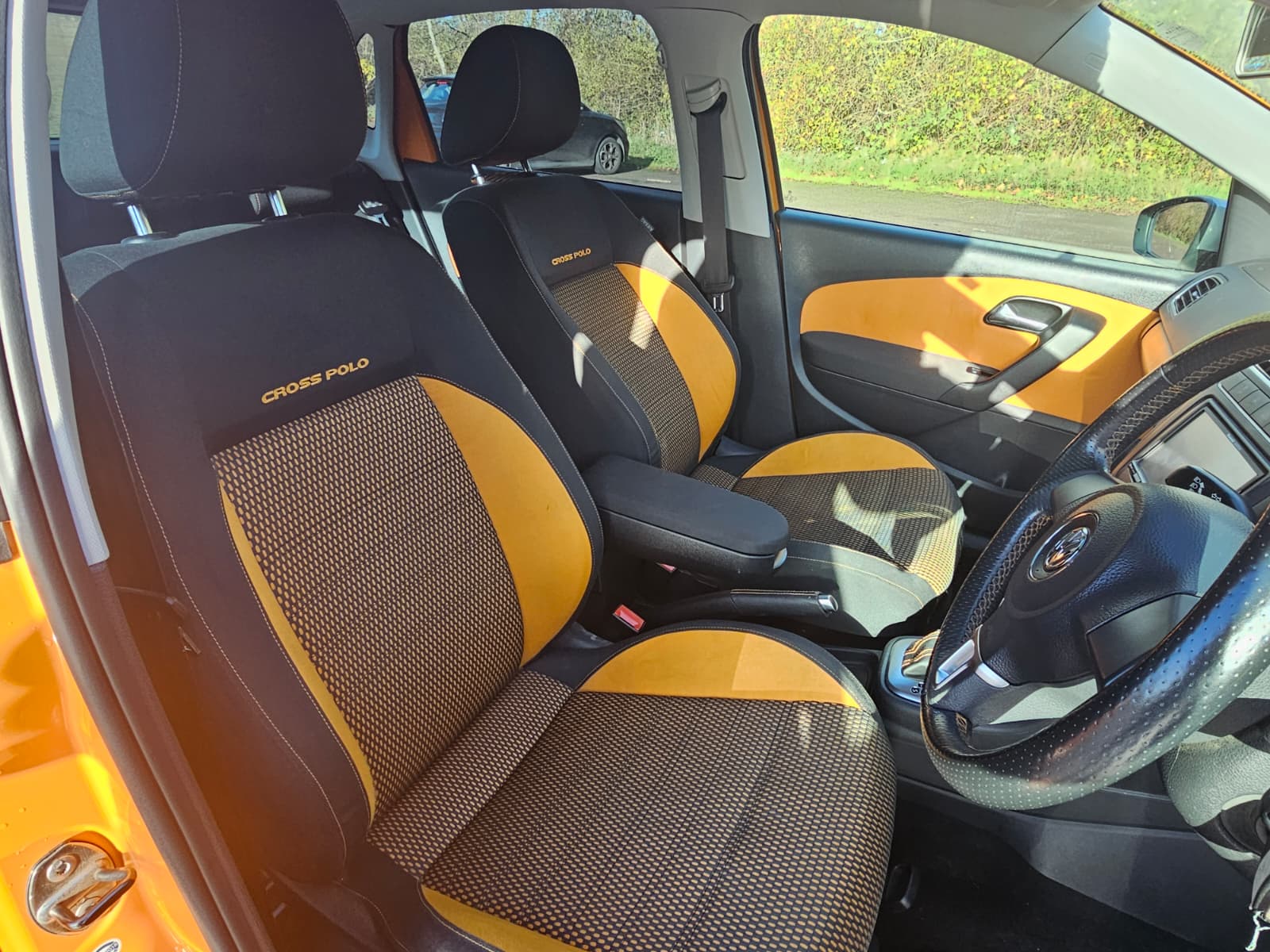 VOLKSWAGEN POLO 1.2 Auto TSI BlueMotion Limited Edition Two-Tone Orange Black