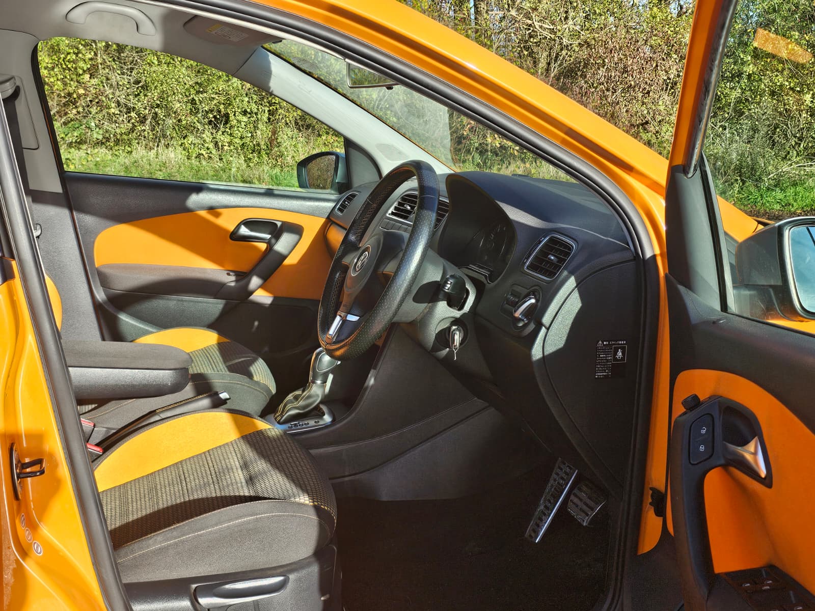 VOLKSWAGEN POLO 1.2 Auto TSI BlueMotion Limited Edition Two-Tone Orange Black