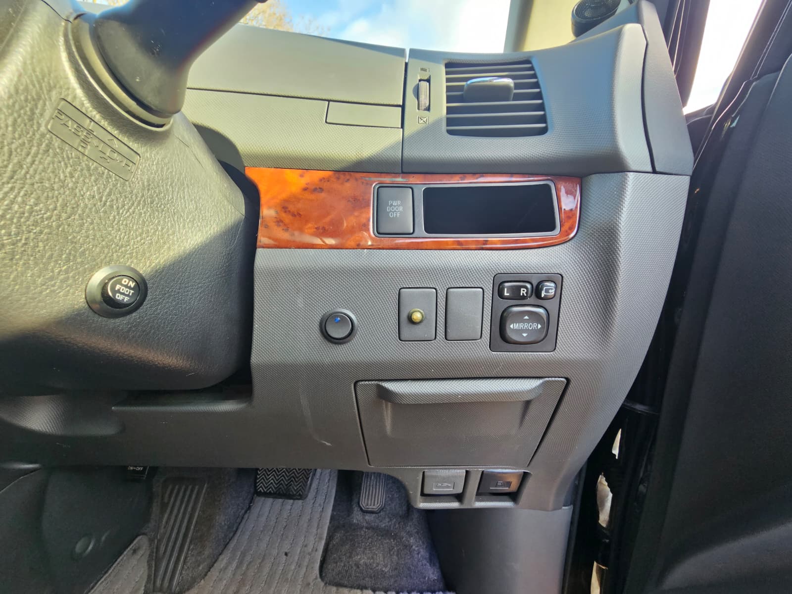 TOYOTA ESTIMA JDM Import 2.4 Automatic CVT 8 Seater MPV Android Auto/Car Play