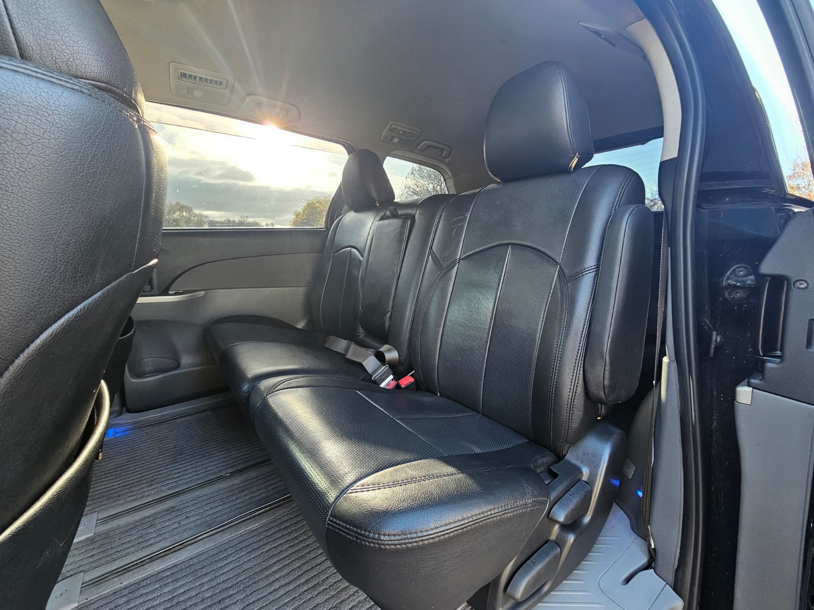 TOYOTA ESTIMA JDM Import 2.4 Automatic CVT 8 Seater MPV Android Auto/Car Play