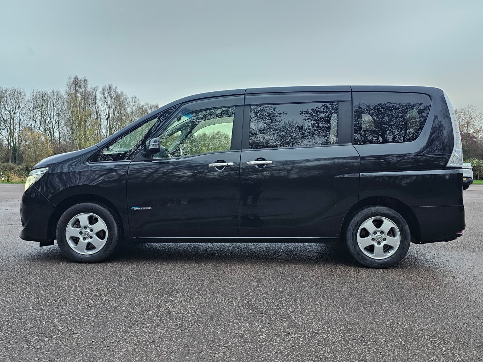 NISSAN SERENA 64 Reg 2.0 Auto 8 Seater Highway Star