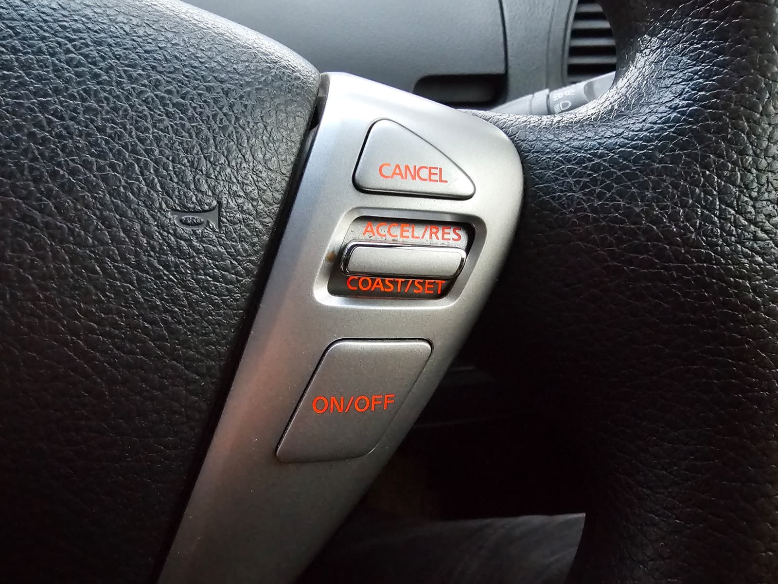 NISSAN SERENA 64 Reg 2.0 Auto 8 Seater Highway Star