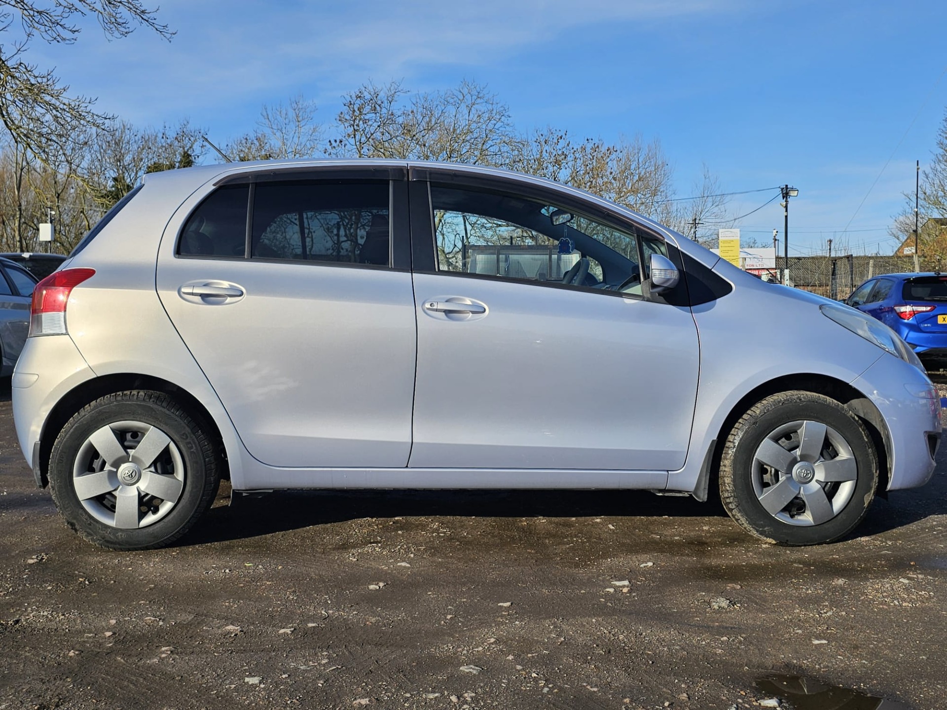 TOYOTA VITZ Yaris 1.0 L Automatic 5 Seater Hatchback