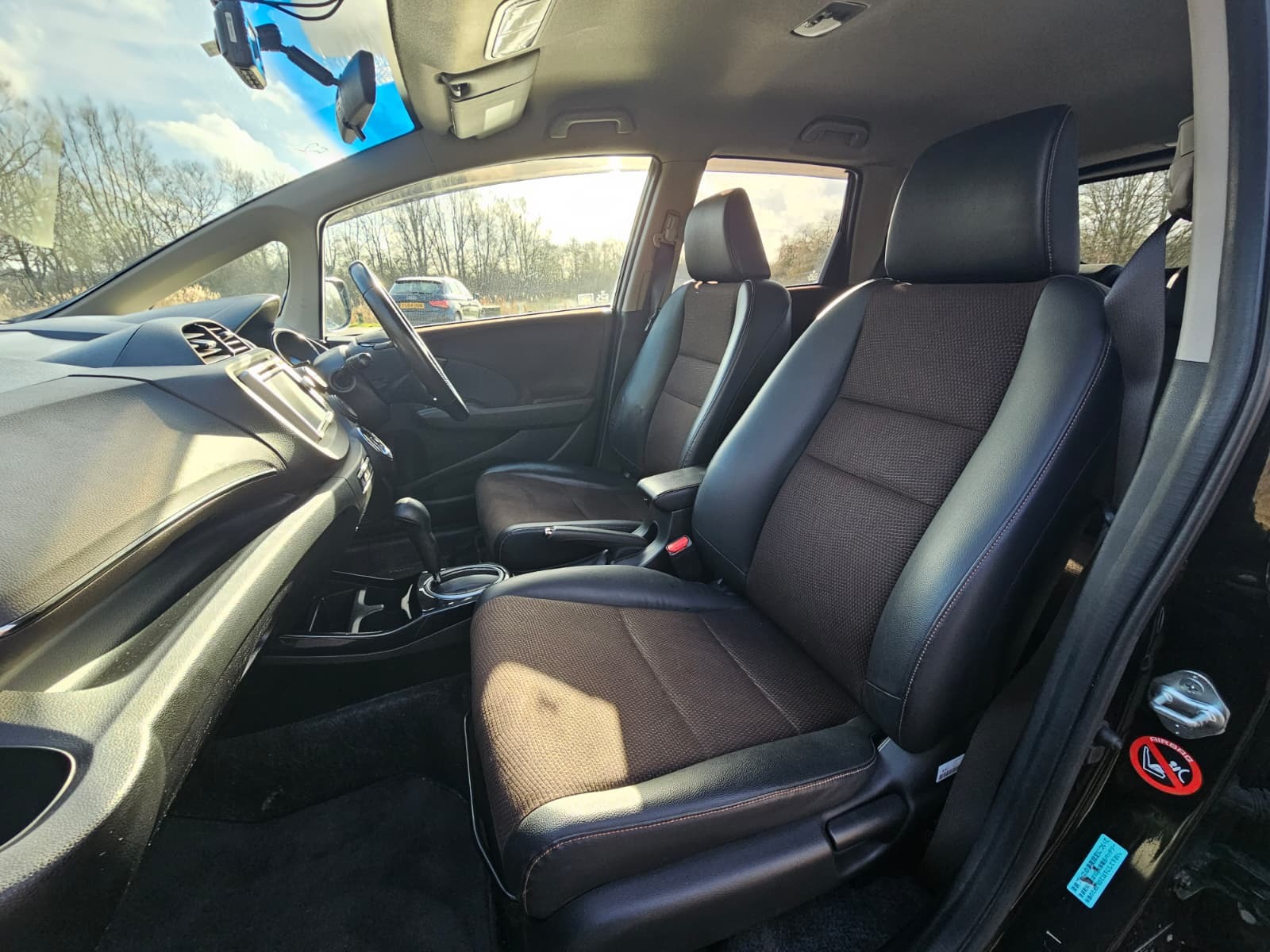 HONDA FIT SHUTTLE Jazz 1.3h IMA HE-T Hatchback 5dr Petrol Hybrid CVT Euro 5 (102 ps)