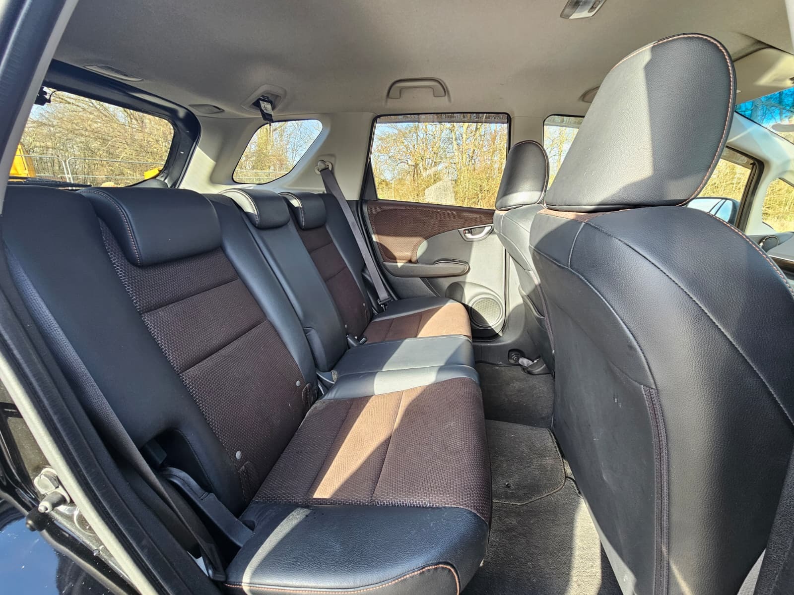 HONDA FIT SHUTTLE Jazz 1.3h IMA HE-T Hatchback 5dr Petrol Hybrid CVT Euro 5 (102 ps)