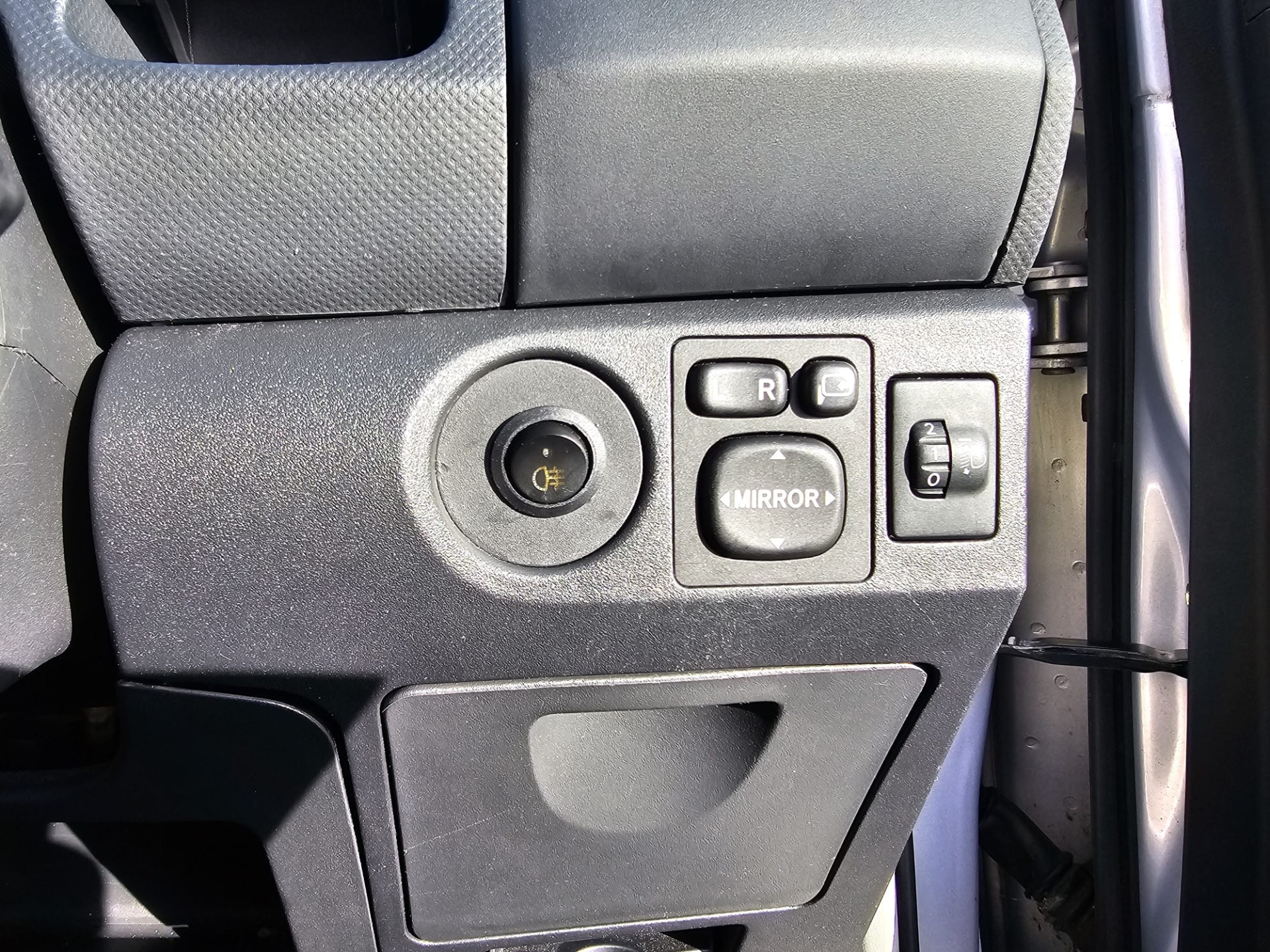 TOYOTA VITZ Yaris 1.0 L Automatic 5 Seater Hatchback