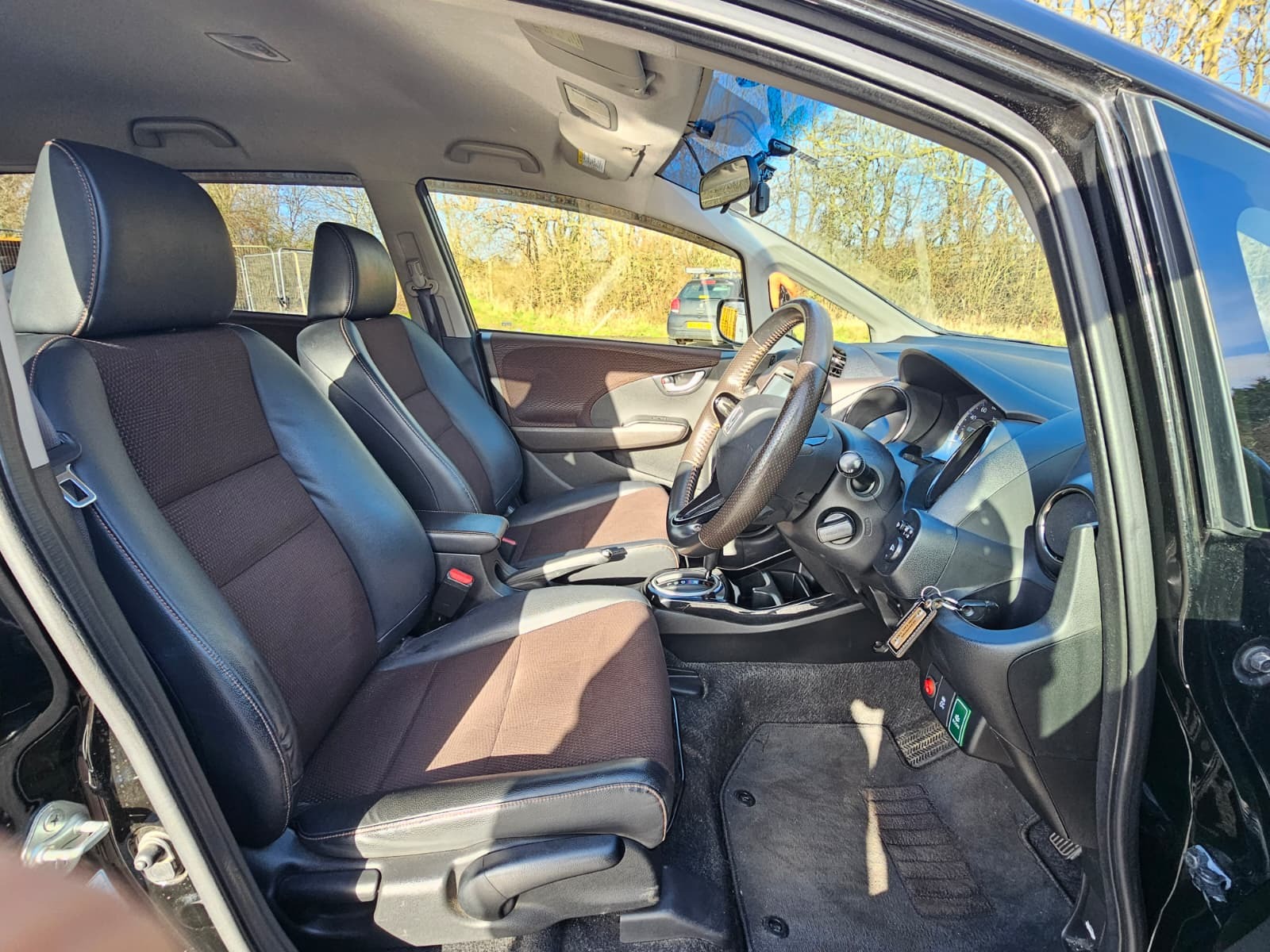 HONDA FIT SHUTTLE Jazz 1.3h IMA HE-T Hatchback 5dr Petrol Hybrid CVT Euro 5 (102 ps)