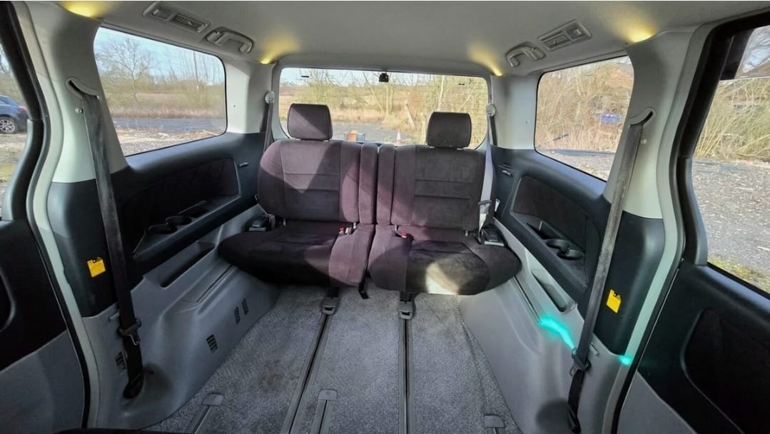 TOYOTA ALPHARD 2.4 G Edition CVT