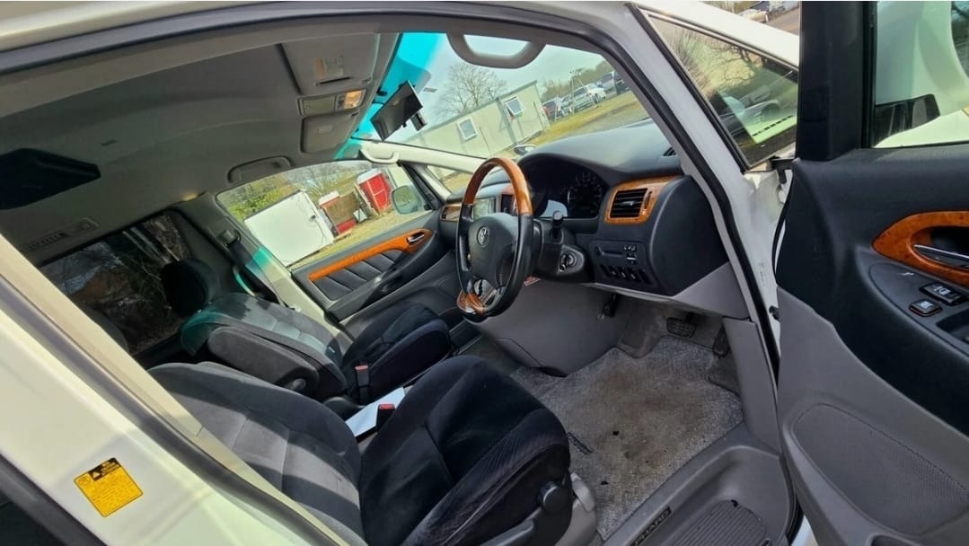 TOYOTA ALPHARD 2.4 G Edition CVT