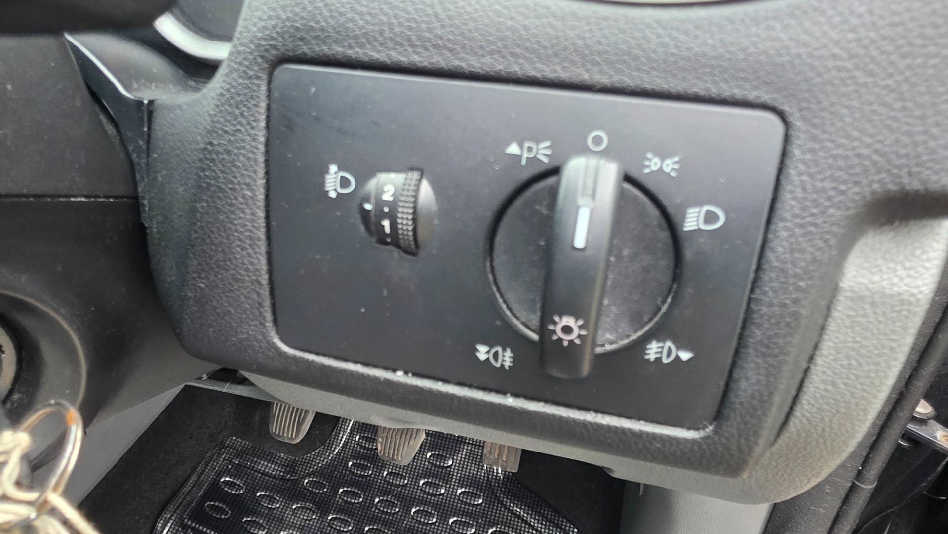 FORD FOCUS 1.6 Zetec Hatchback 5dr Petrol Manual (159 gkm, 99 bhp)