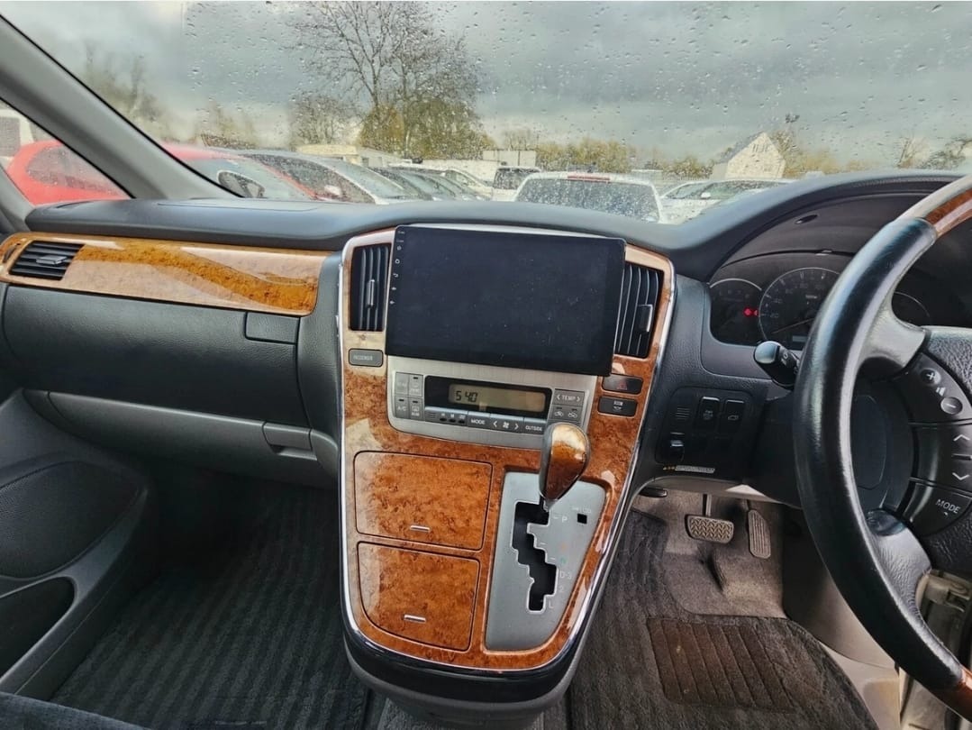 TOYOTA ALPHARD 2.4 G Edition CVT