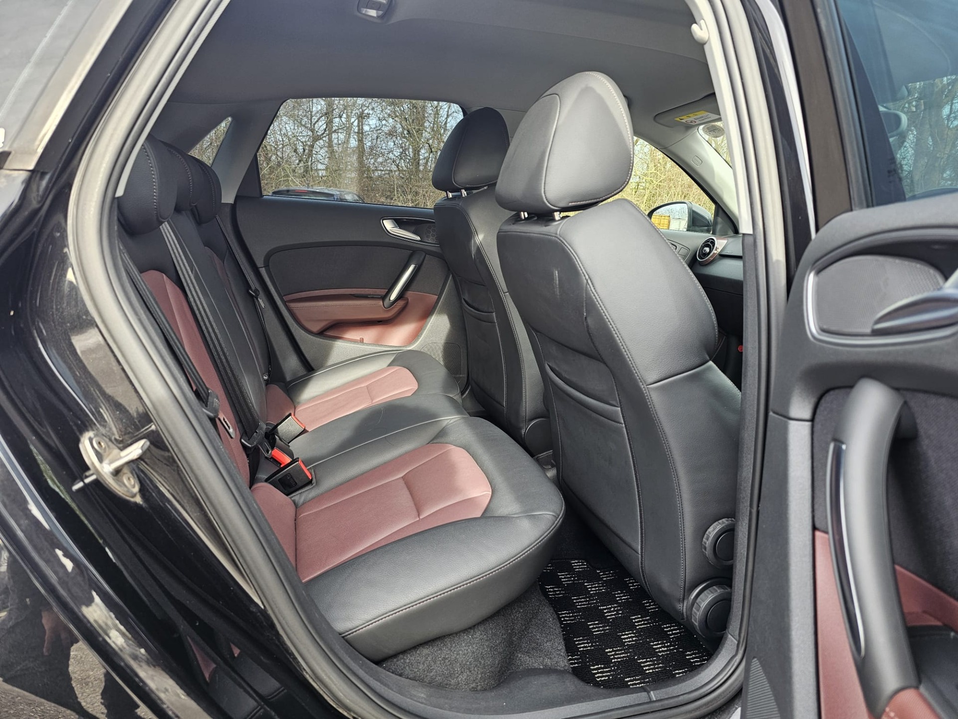 AUDI A1 1.4 TFSI CoD Sport Sportback S Tronic Auto Euro 5 (ss) 5dr Leather+Heated