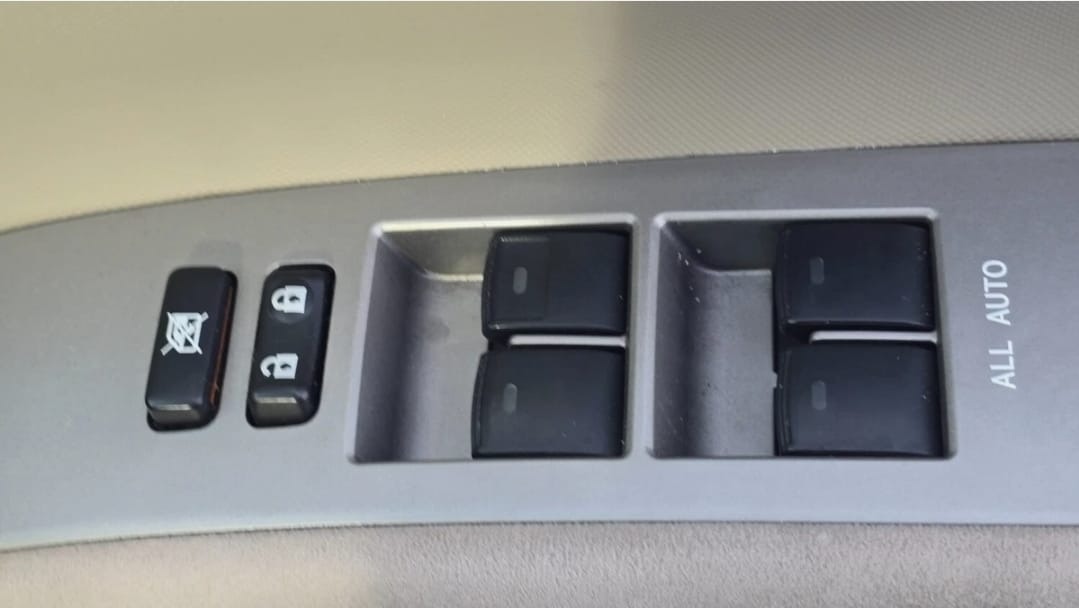 TOYOTA ESTIMA 2.4 Automatic 7 Seater MPV Ulez Compliant