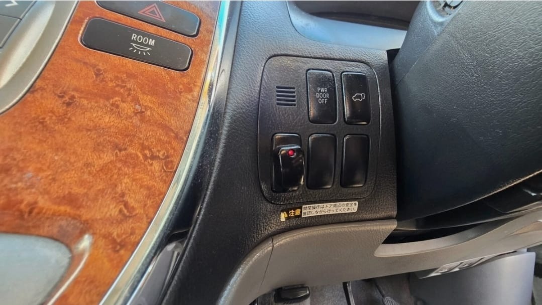 TOYOTA ALPHARD 2.4 G Edition CVT