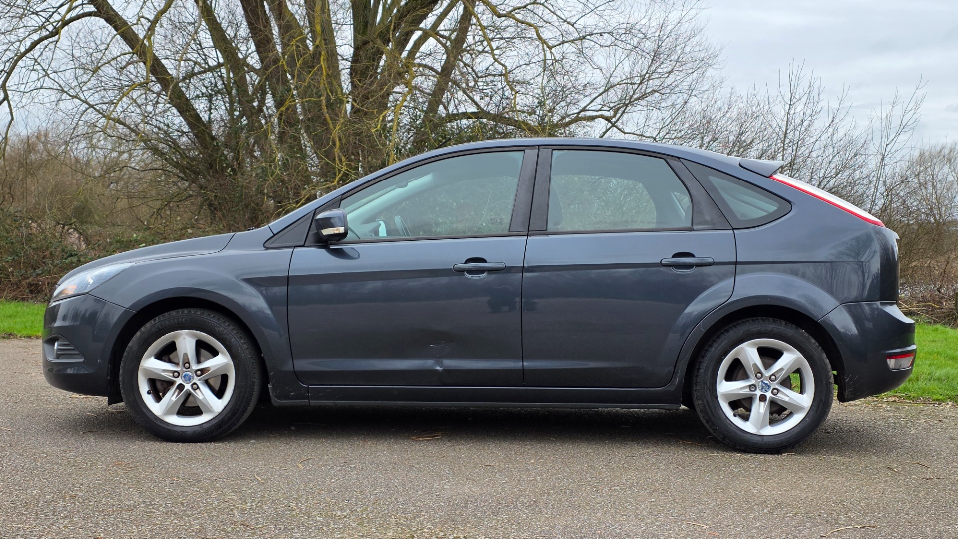 FORD FOCUS 1.6 Zetec Hatchback 5dr Petrol Manual (159 gkm, 99 bhp)