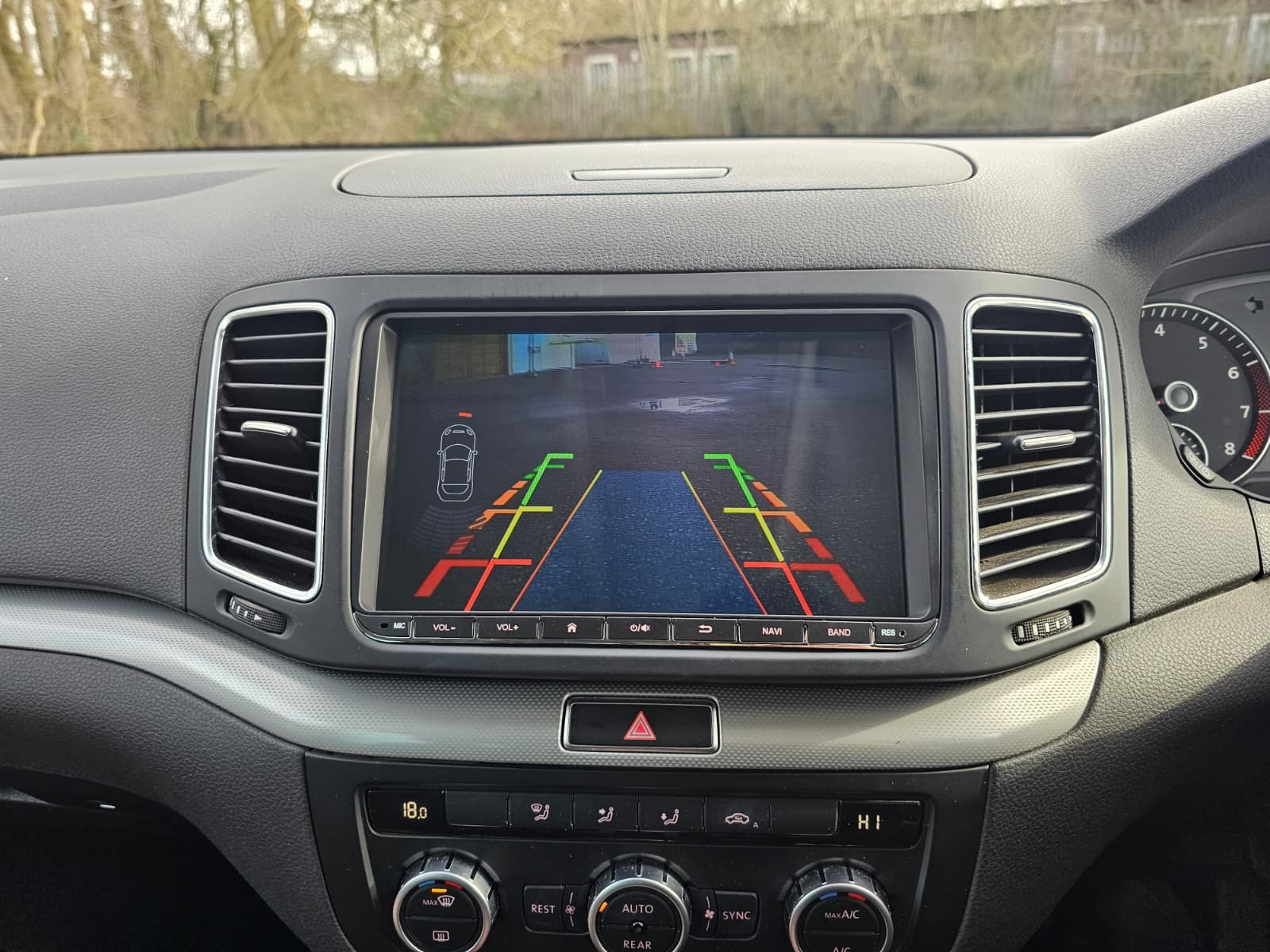 VOLKSWAGEN SHARAN TSI BlueMotion Tech SE DSG Euro 5 (s/s) 5dr