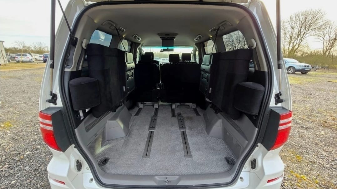 TOYOTA ALPHARD 2.4 G Edition CVT