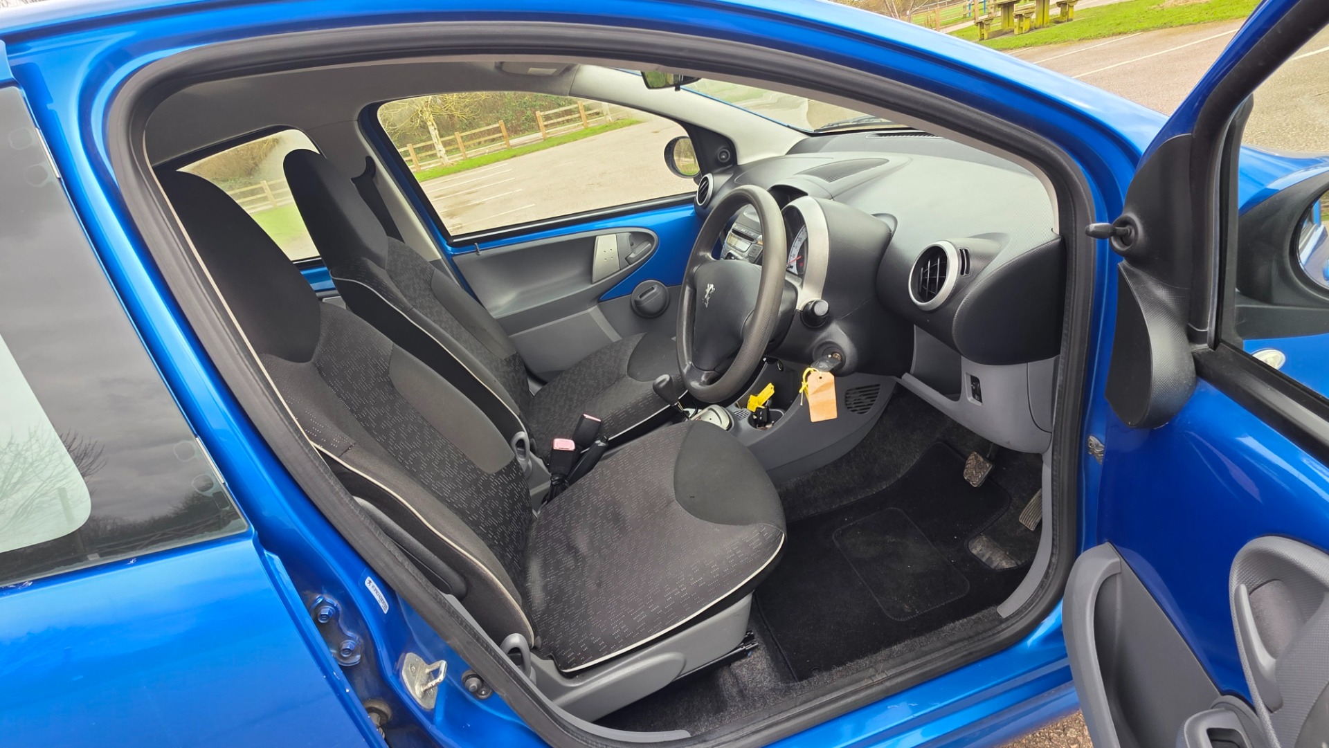 PEUGEOT 107 1.0 URBAN 2-TRONIC Hatchback Ulez Free Automatic Transmission