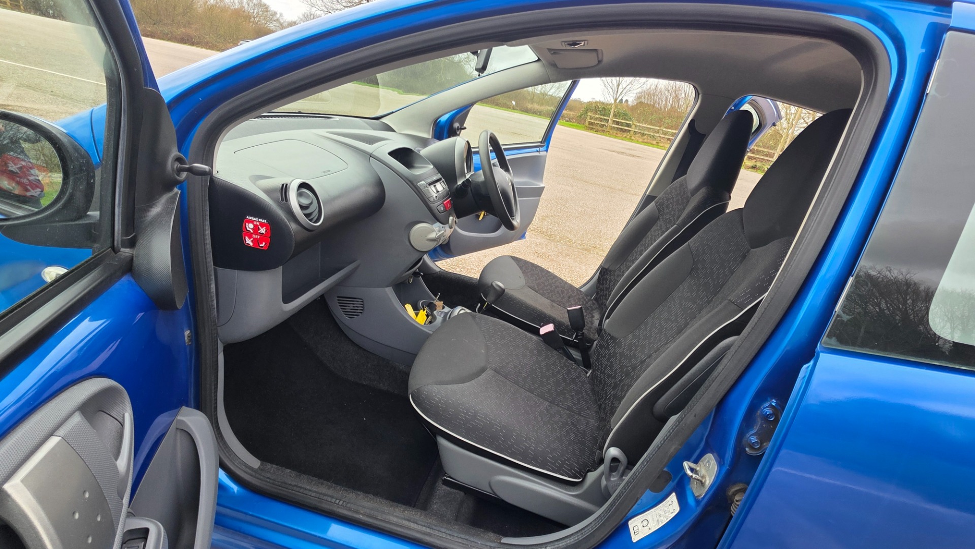 PEUGEOT 107 1.0 URBAN 2-TRONIC Hatchback Ulez Free Automatic Transmission