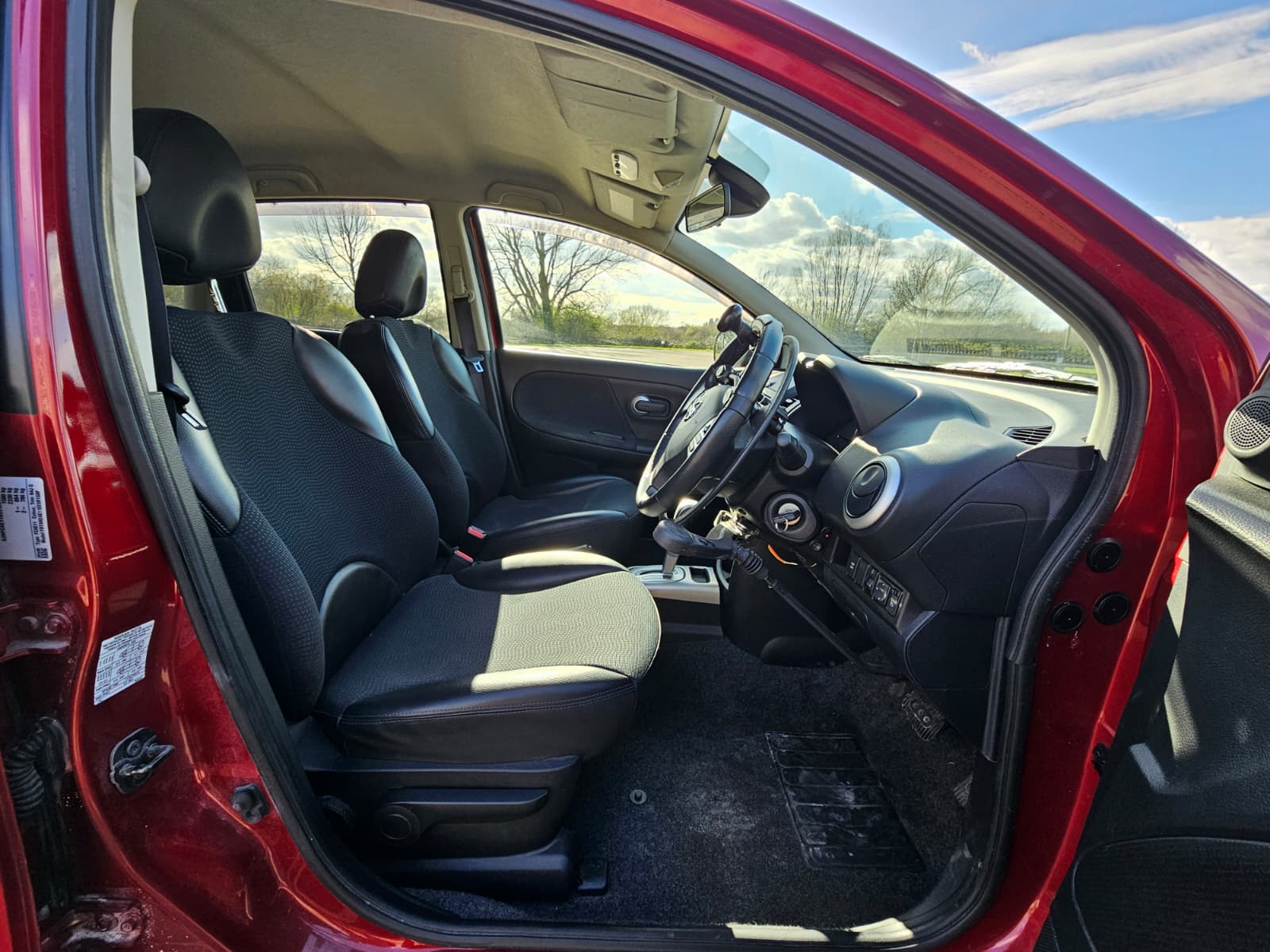 Nissan Note 1.6 16V n-tec+ Hatchback 5dr Petrol Auto Euro 5