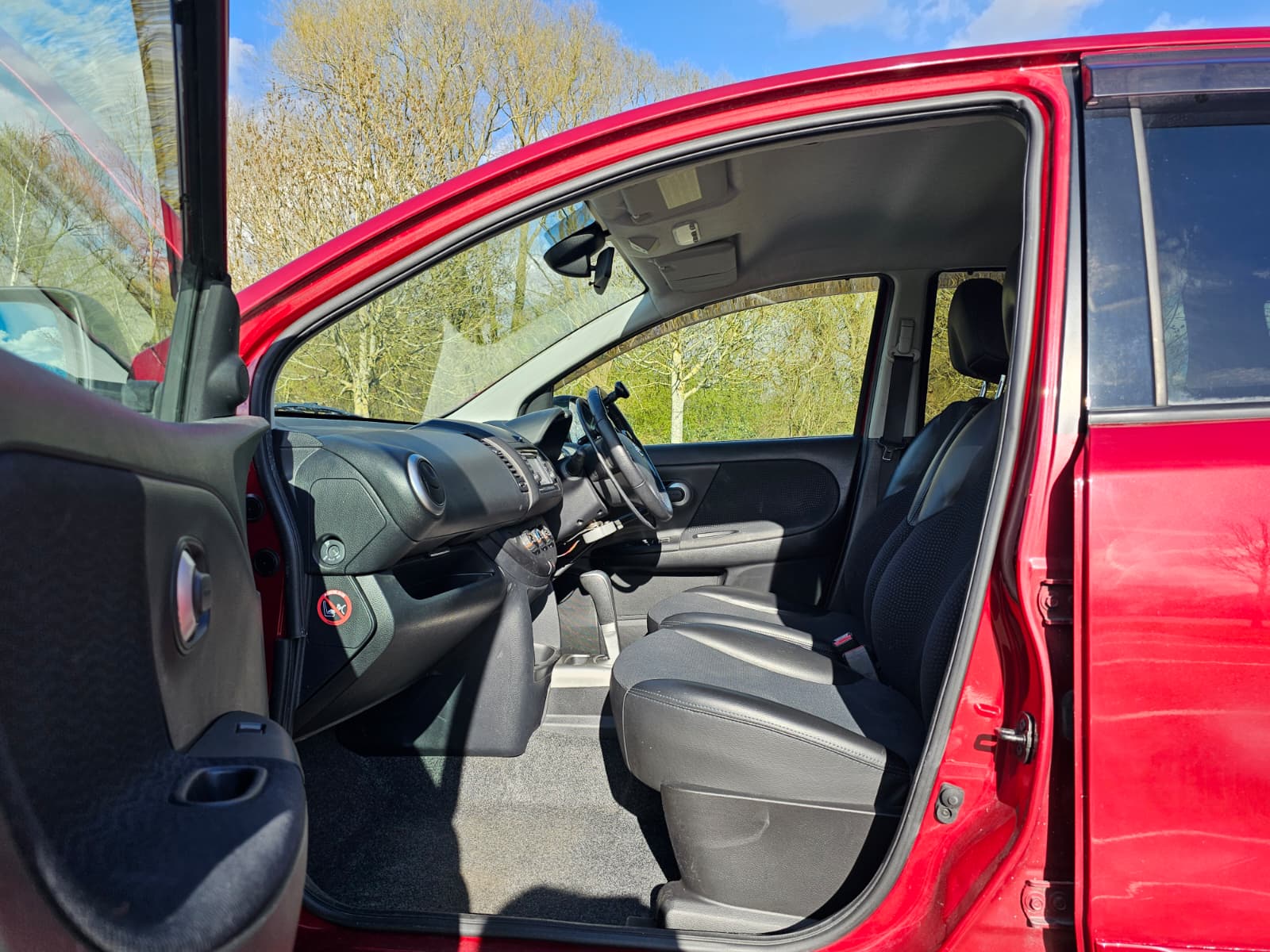 Nissan Note 1.6 16V n-tec+ Hatchback 5dr Petrol Auto Euro 5