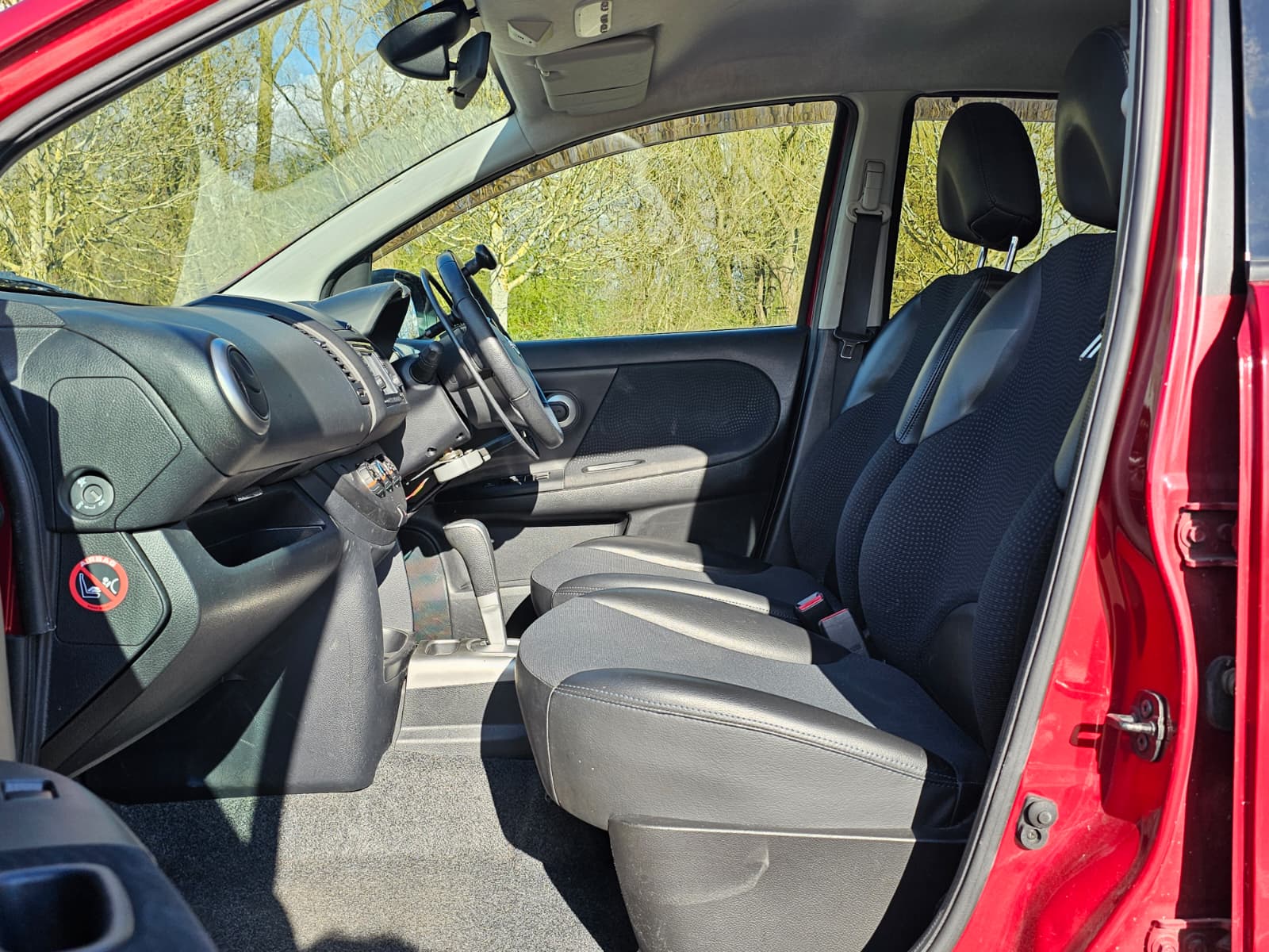 Nissan Note 1.6 16V n-tec+ Hatchback 5dr Petrol Auto Euro 5