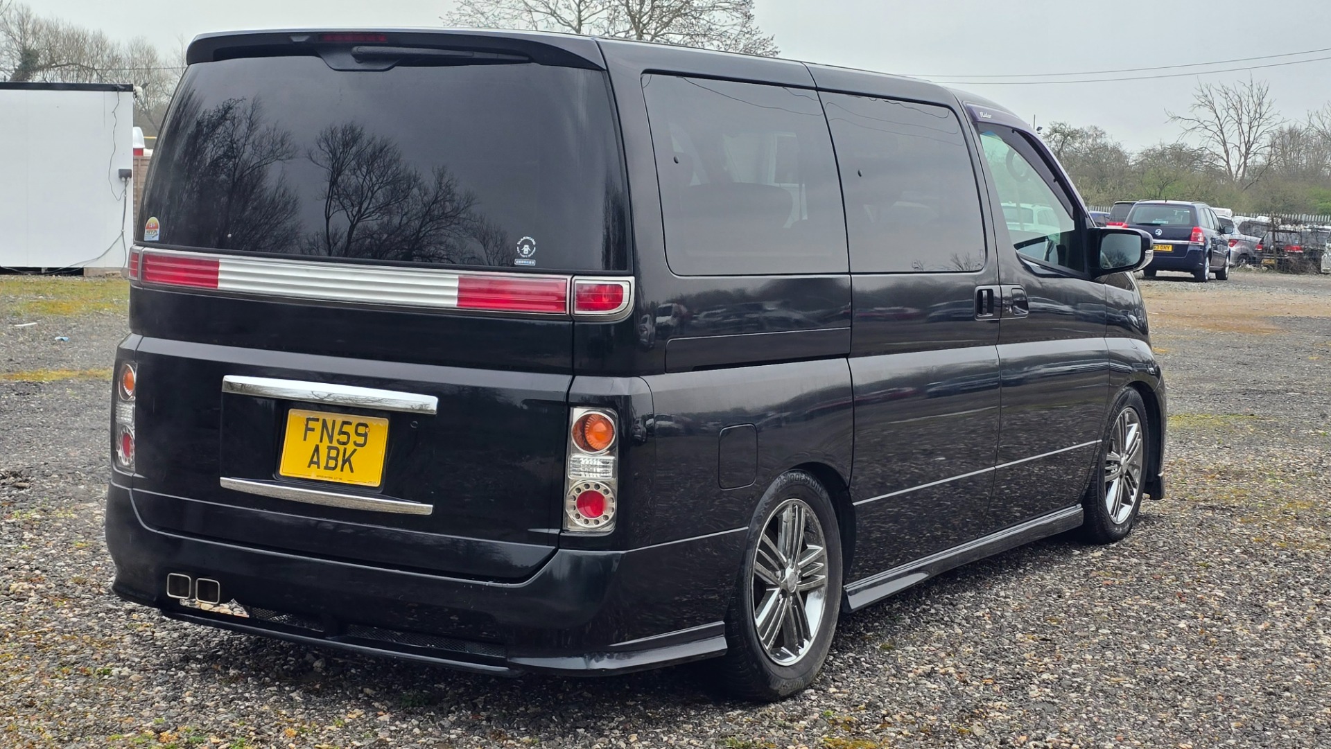 NISSAN ELGRAND