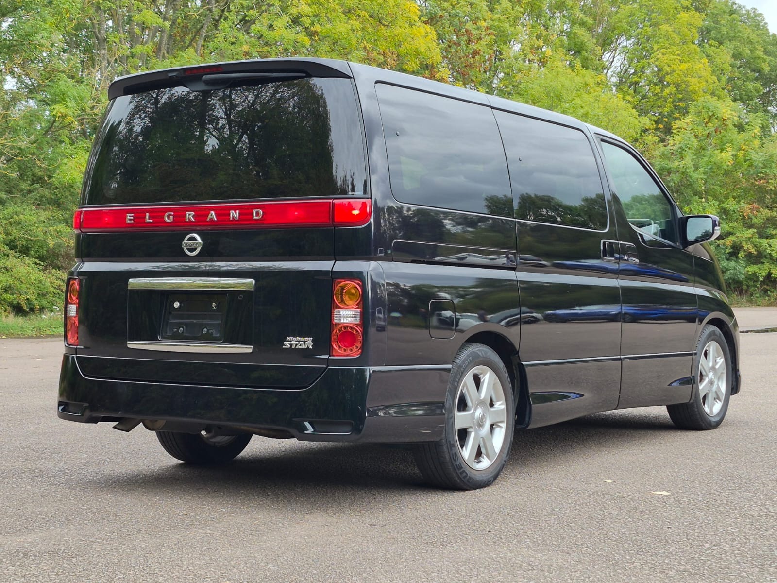 NISSAN ELGRAND