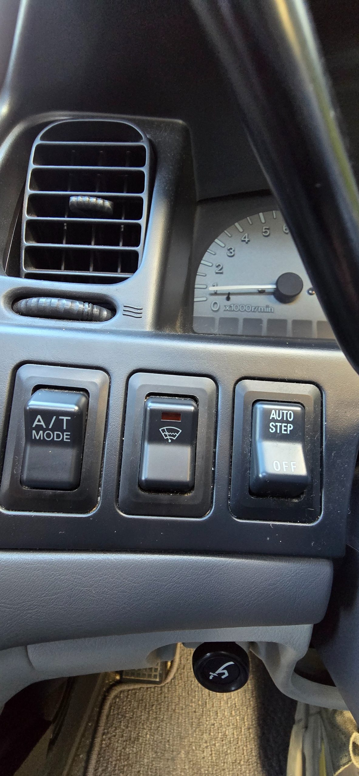 MITSUBISHI L400 ACTIVE FIELD EDITION