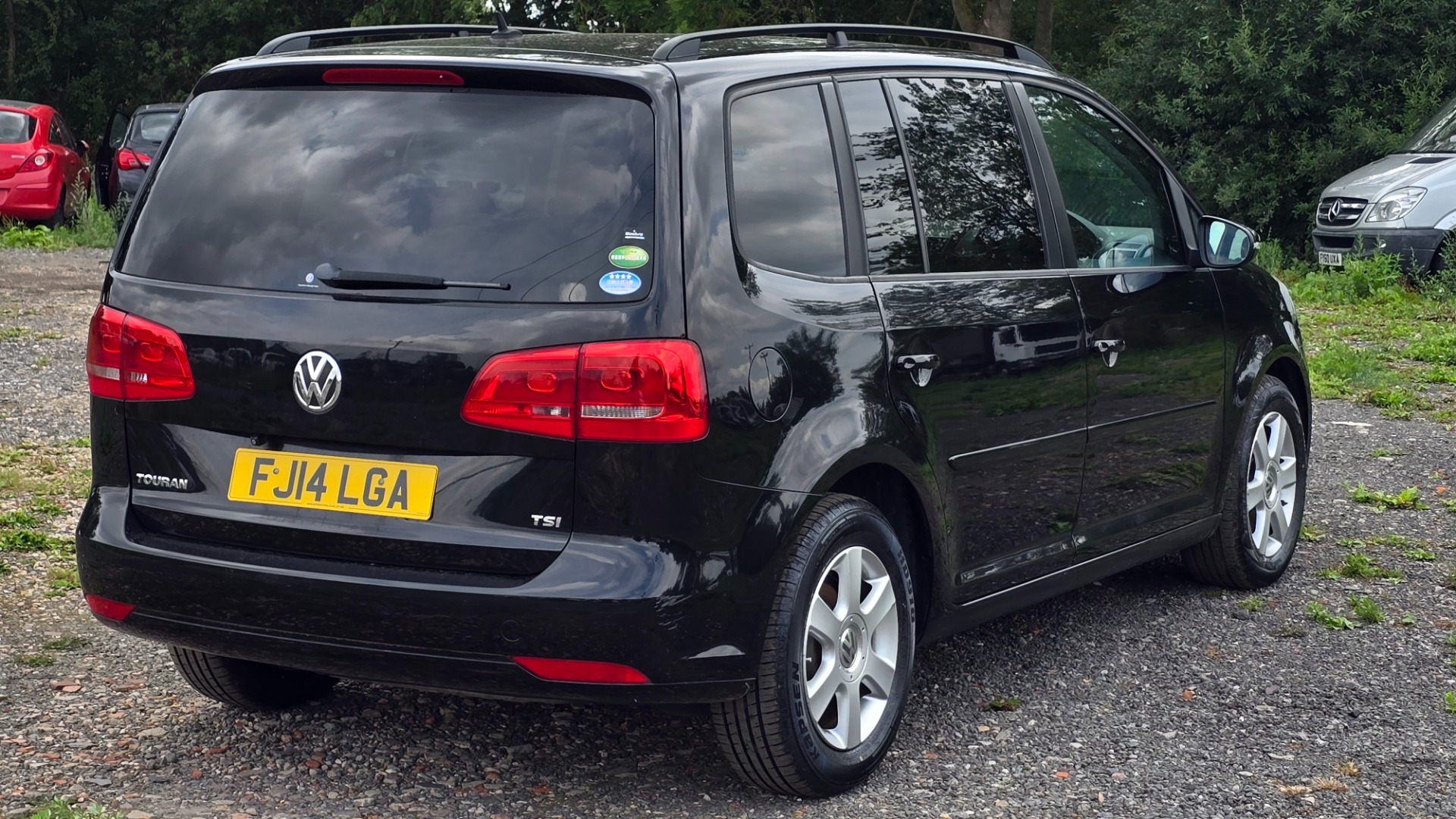 VOLKSWAGEN Touran