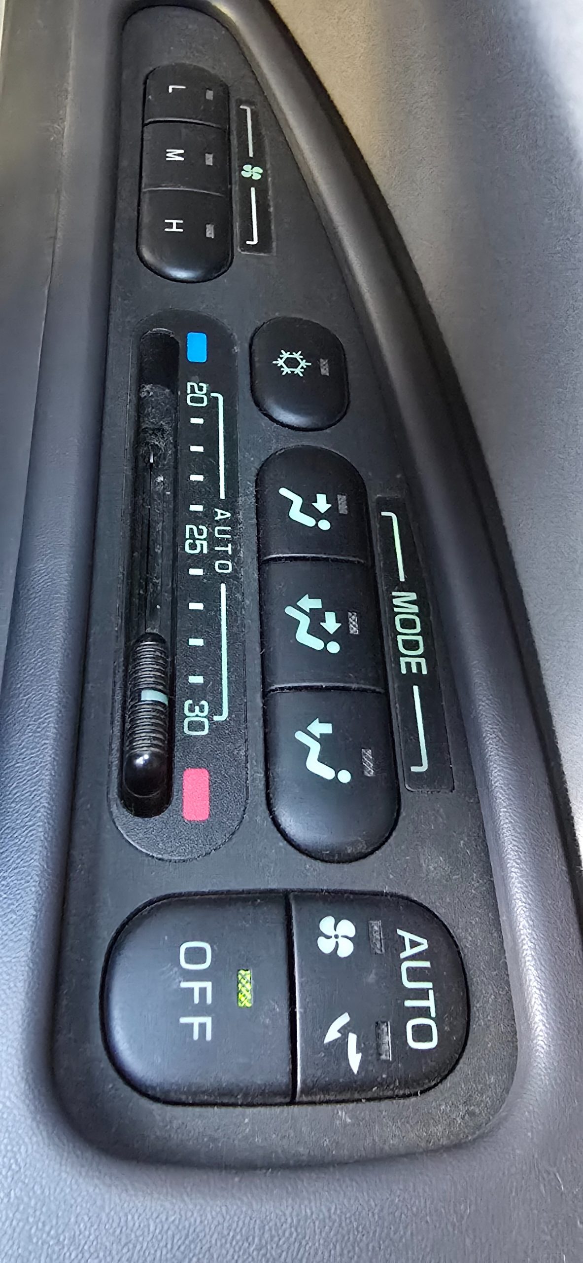 MITSUBISHI L400 ACTIVE FIELD EDITION