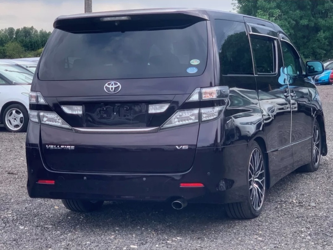 TOYOTA VELLFIRE
