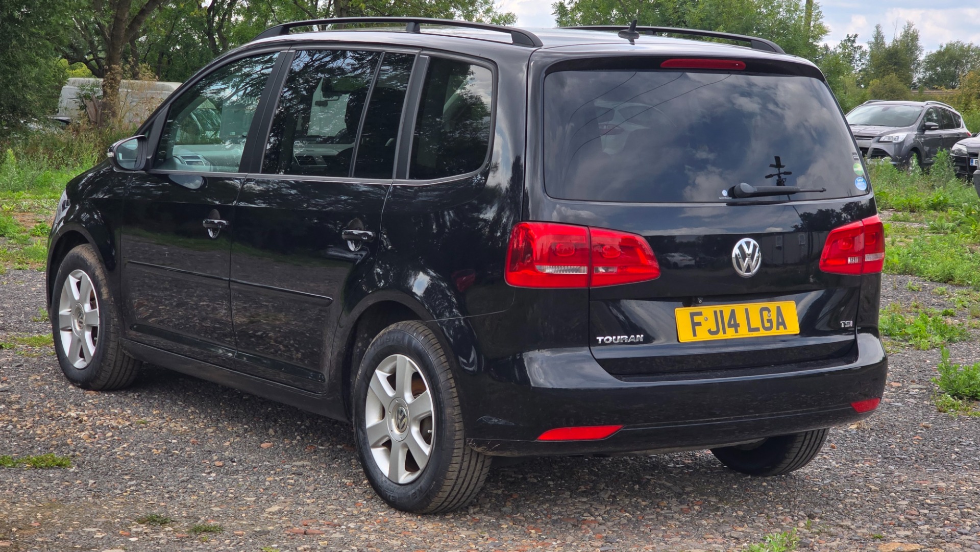 VOLKSWAGEN Touran