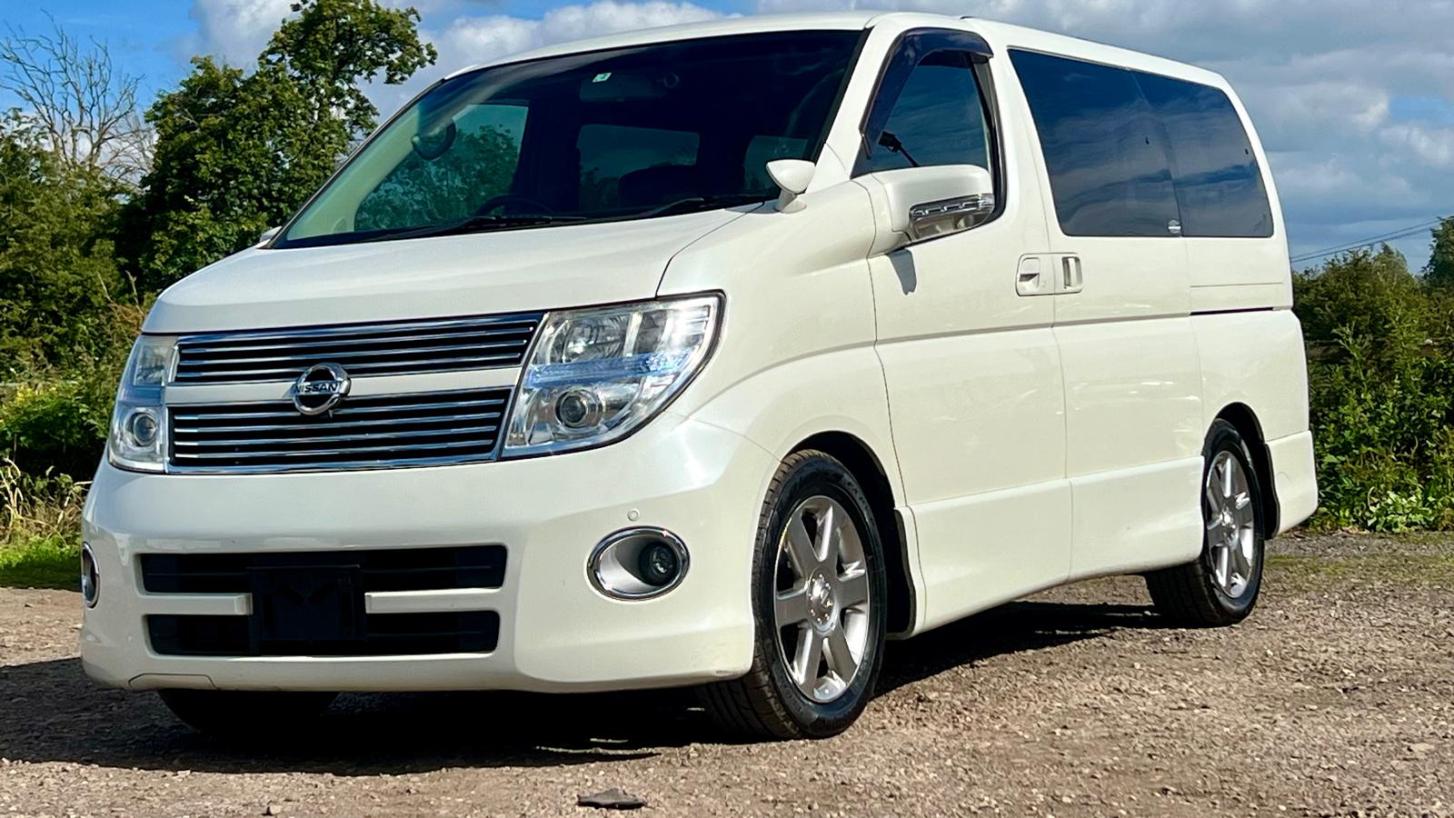 NISSAN ELGRAND