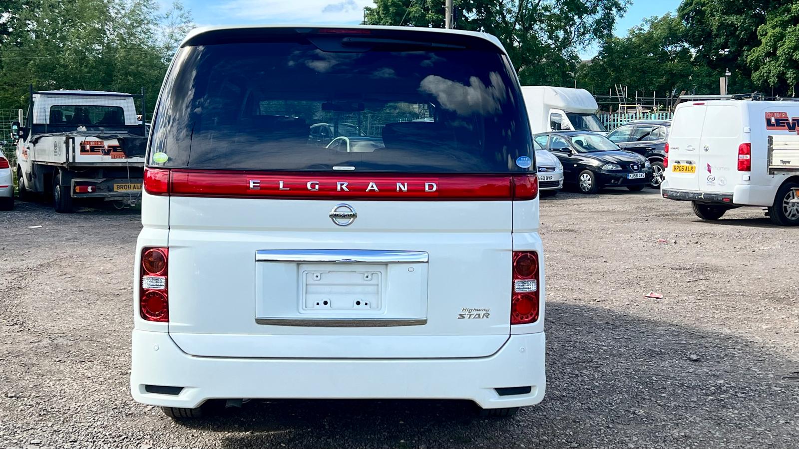 NISSAN ELGRAND