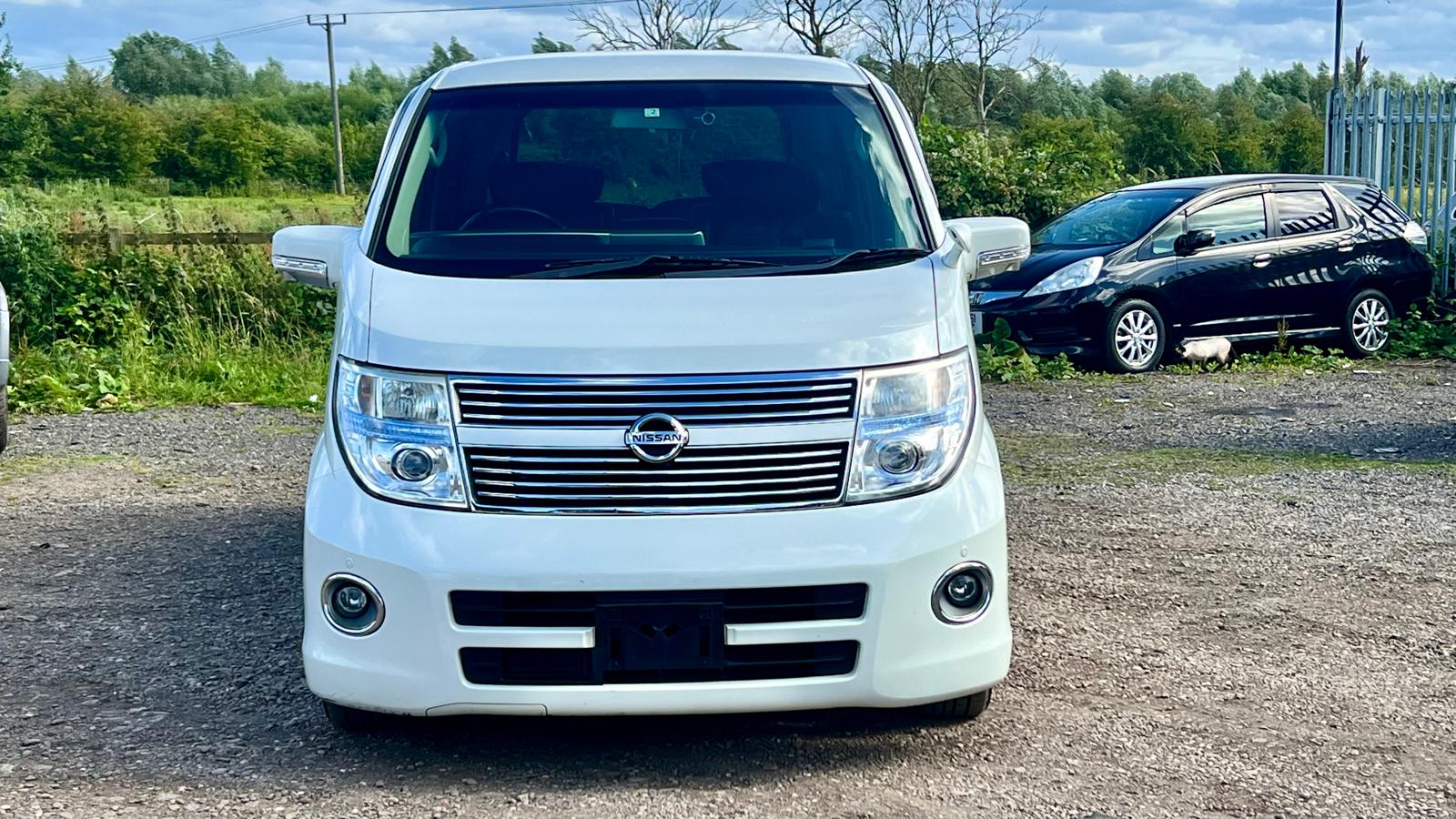 NISSAN ELGRAND