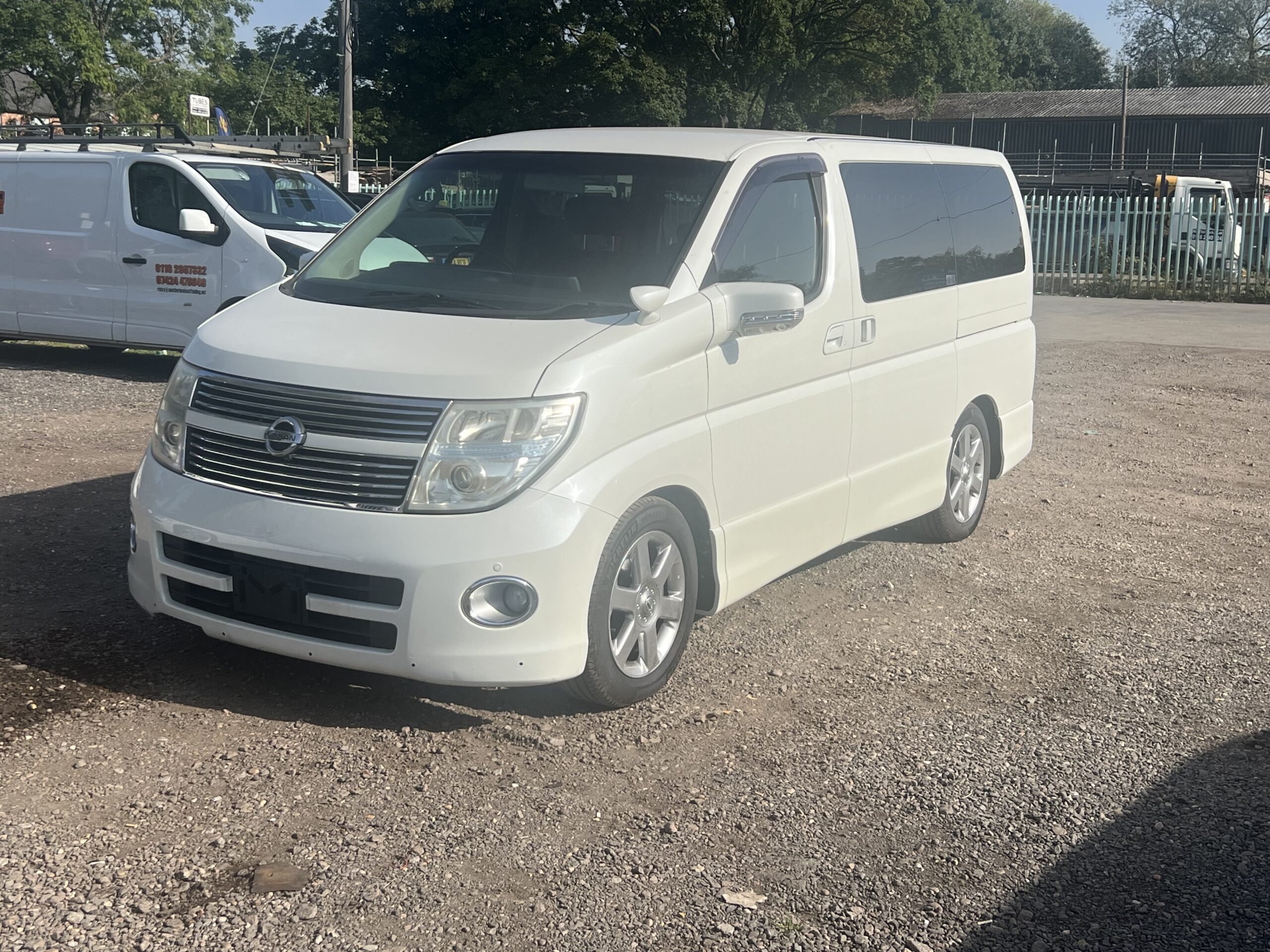 Nissan Elgrand 2.5L 4WD Automatic MPV Petrol