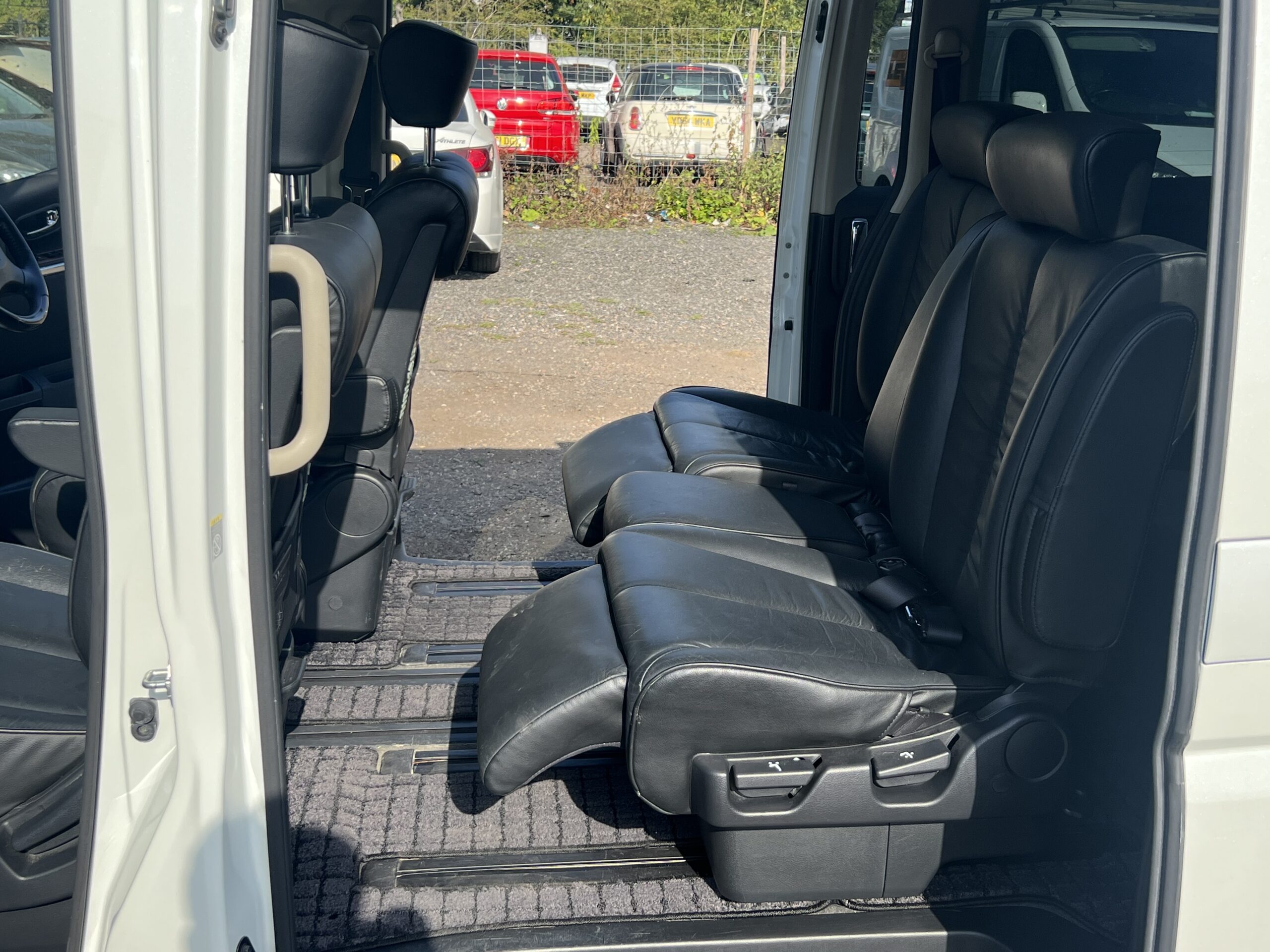 Nissan Elgrand 2.5L 4WD Automatic MPV Petrol