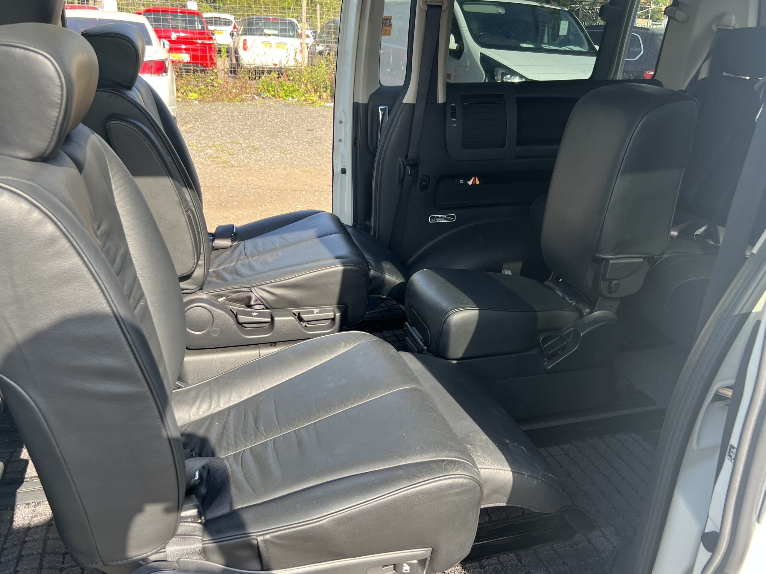 Nissan Elgrand 2.5L 4WD Automatic MPV Petrol