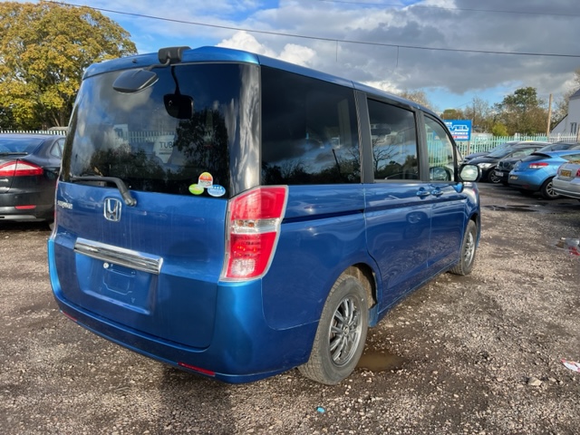 Honda Stepwagon 2.0 Automatic Power Sliding Doors 8 Seater MPV DVD + Navi