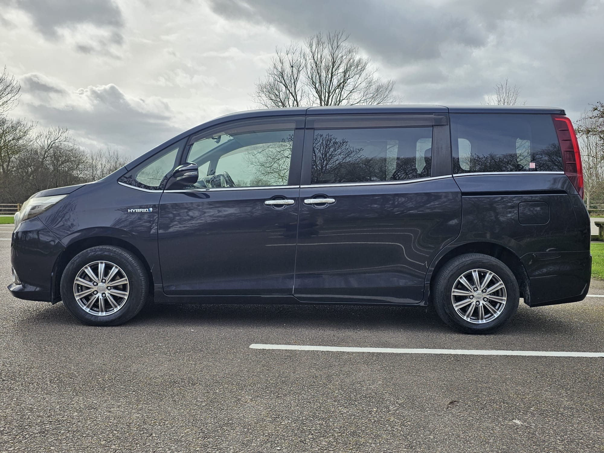 TOYOTA VOXY/ESQUIRE 1.8h Auto Euro 6 7 Seater Hybrid MPV Cruise Control Ulez Compliant