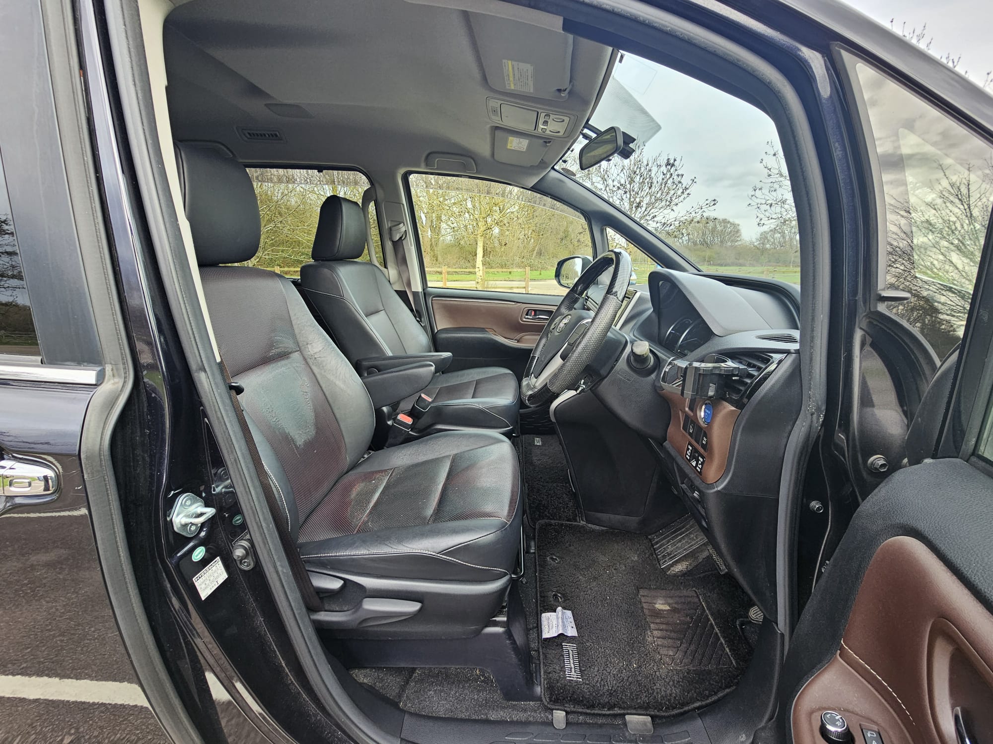 TOYOTA VOXY/ESQUIRE 1.8h Auto Euro 6 7 Seater Hybrid MPV Cruise Control Ulez Compliant