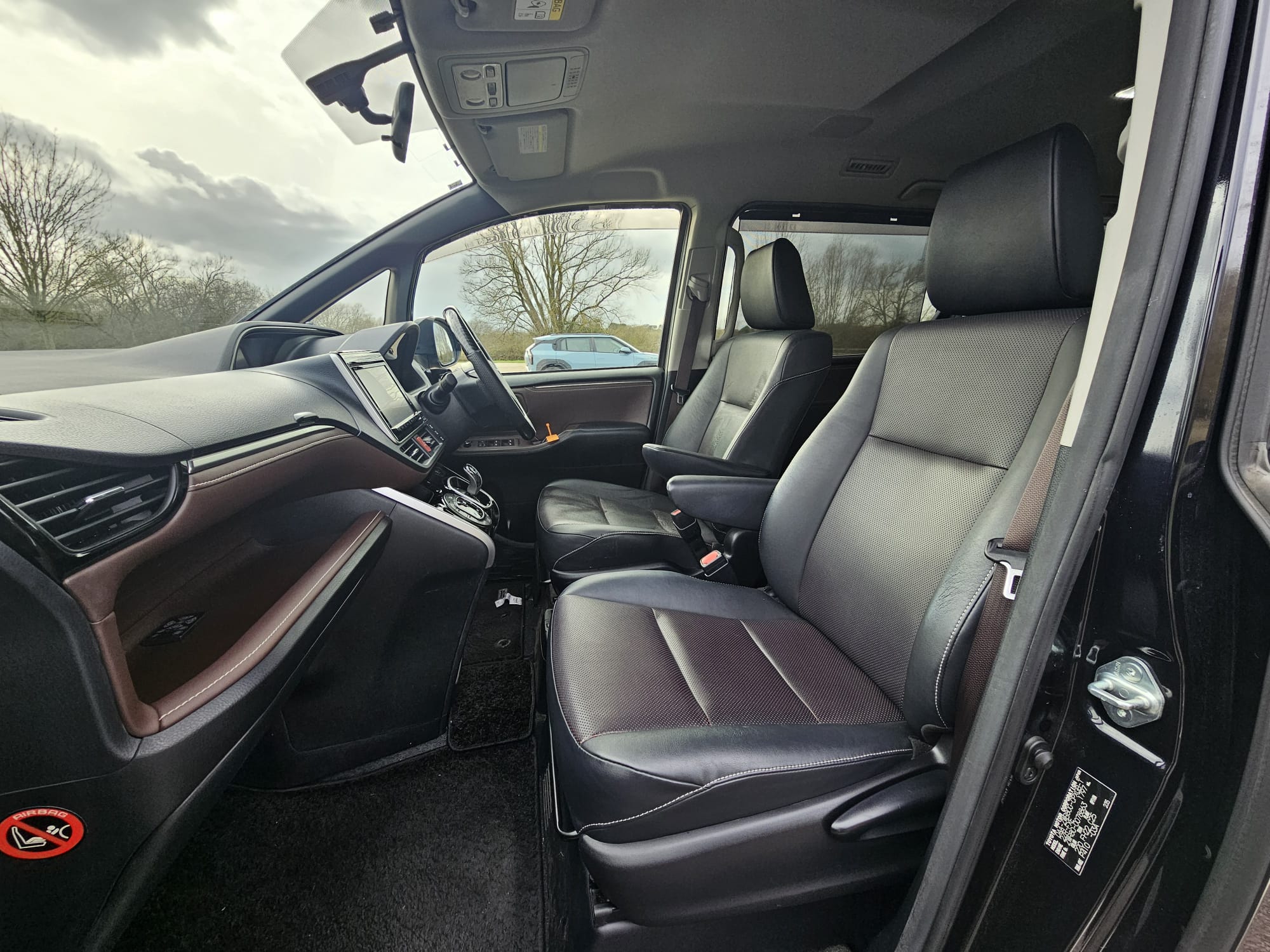 TOYOTA VOXY/ESQUIRE 1.8h Auto Euro 6 7 Seater Hybrid MPV Cruise Control Ulez Compliant