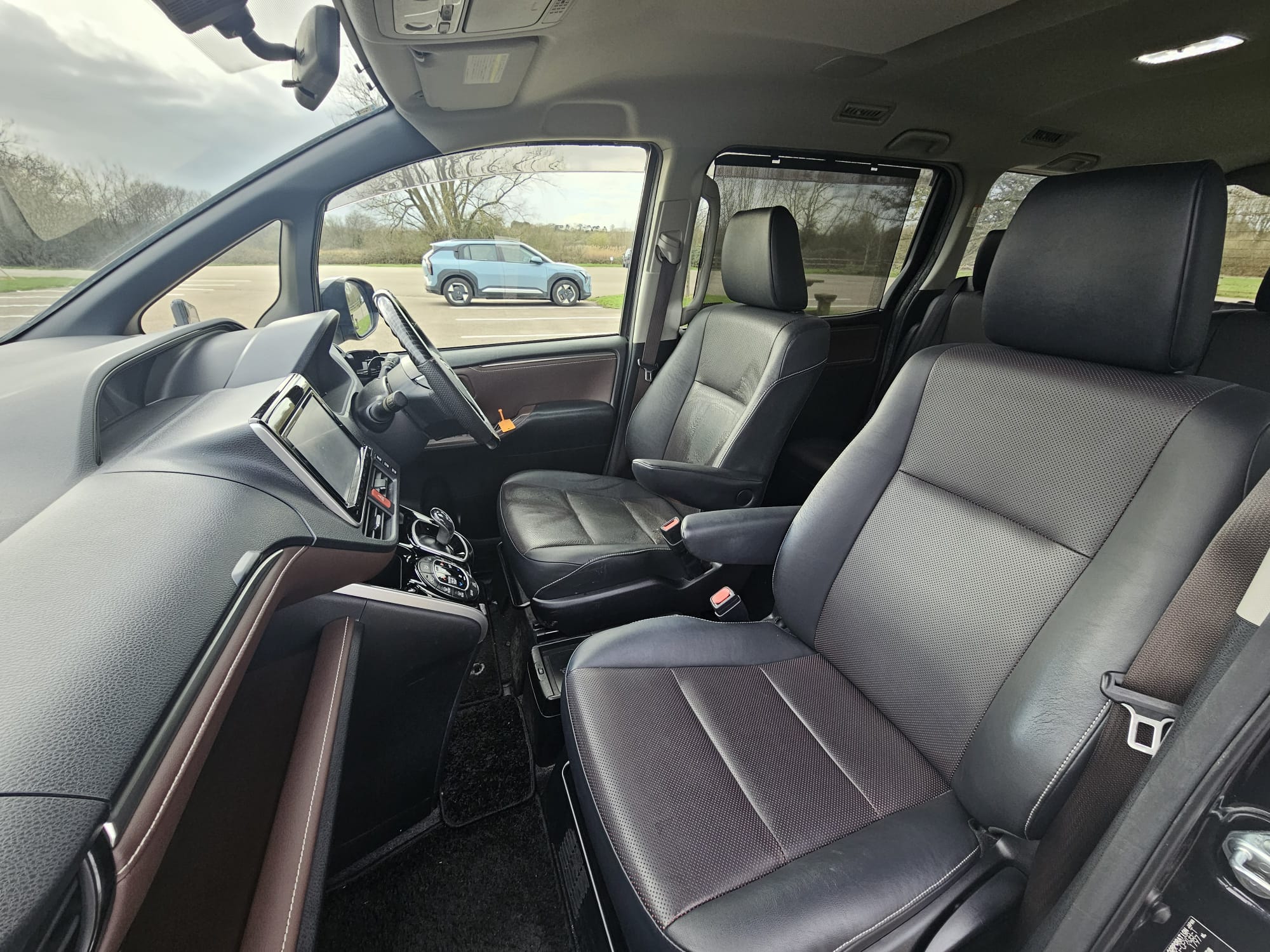 TOYOTA VOXY/ESQUIRE 1.8h Auto Euro 6 7 Seater Hybrid MPV Cruise Control Ulez Compliant